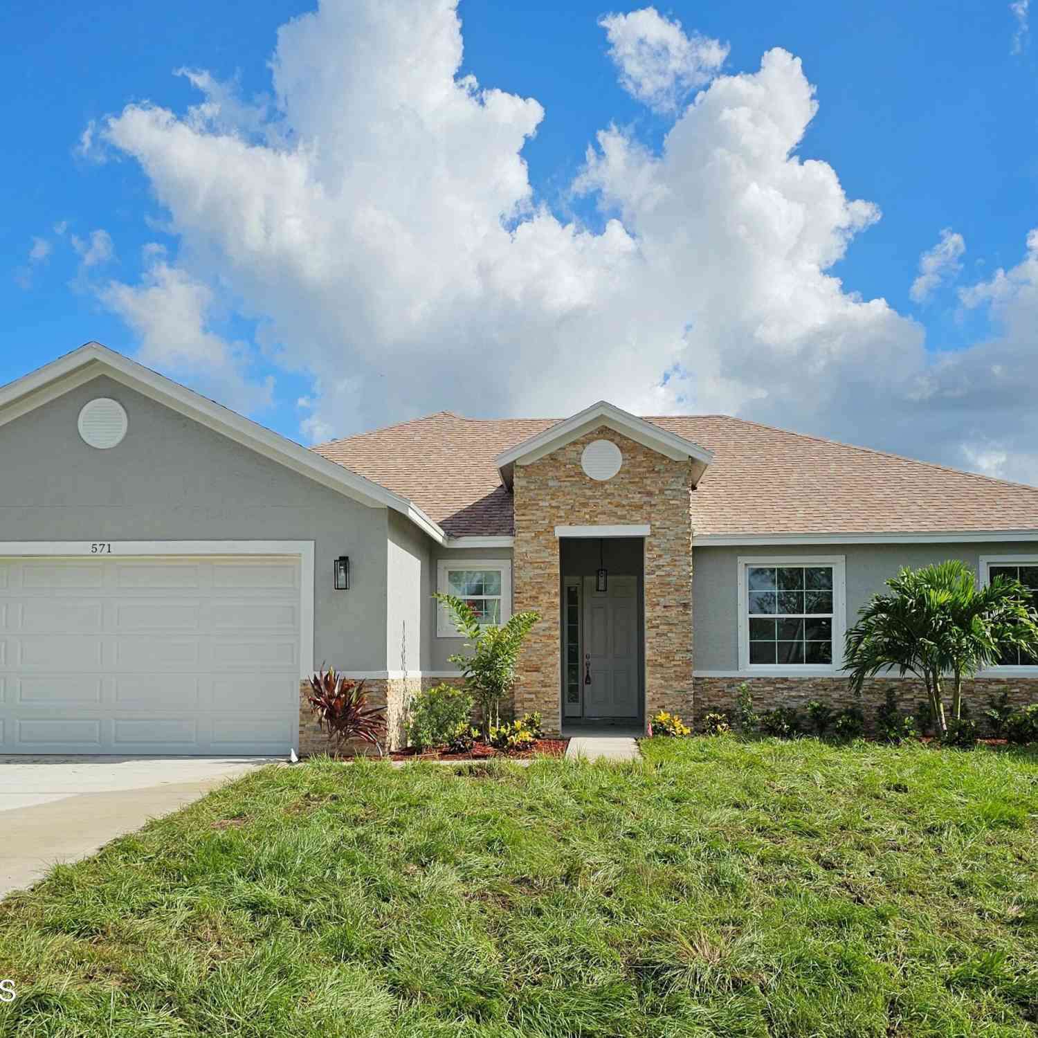 Homes For Sale - 571 Fondulac Street<br/> Palm Bay, FL 32908