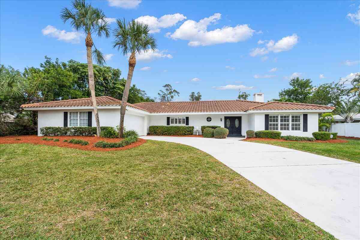 Homes For Sale - 716 Malibu Lane<br/> Indialantic, FL 32903