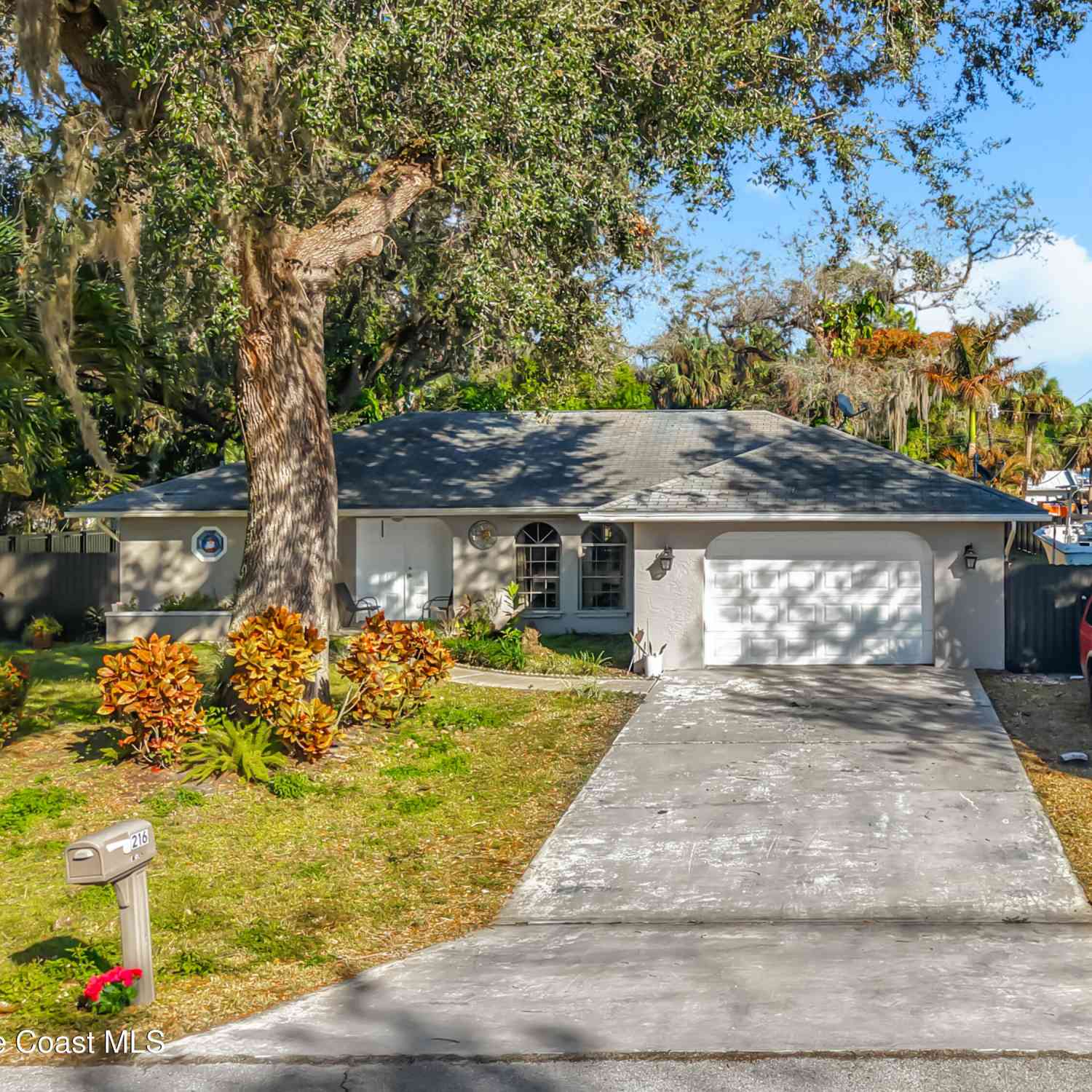 Homes For Sale - 216 Greenwood Avenue<br/> Lehigh Acres, FL 33936