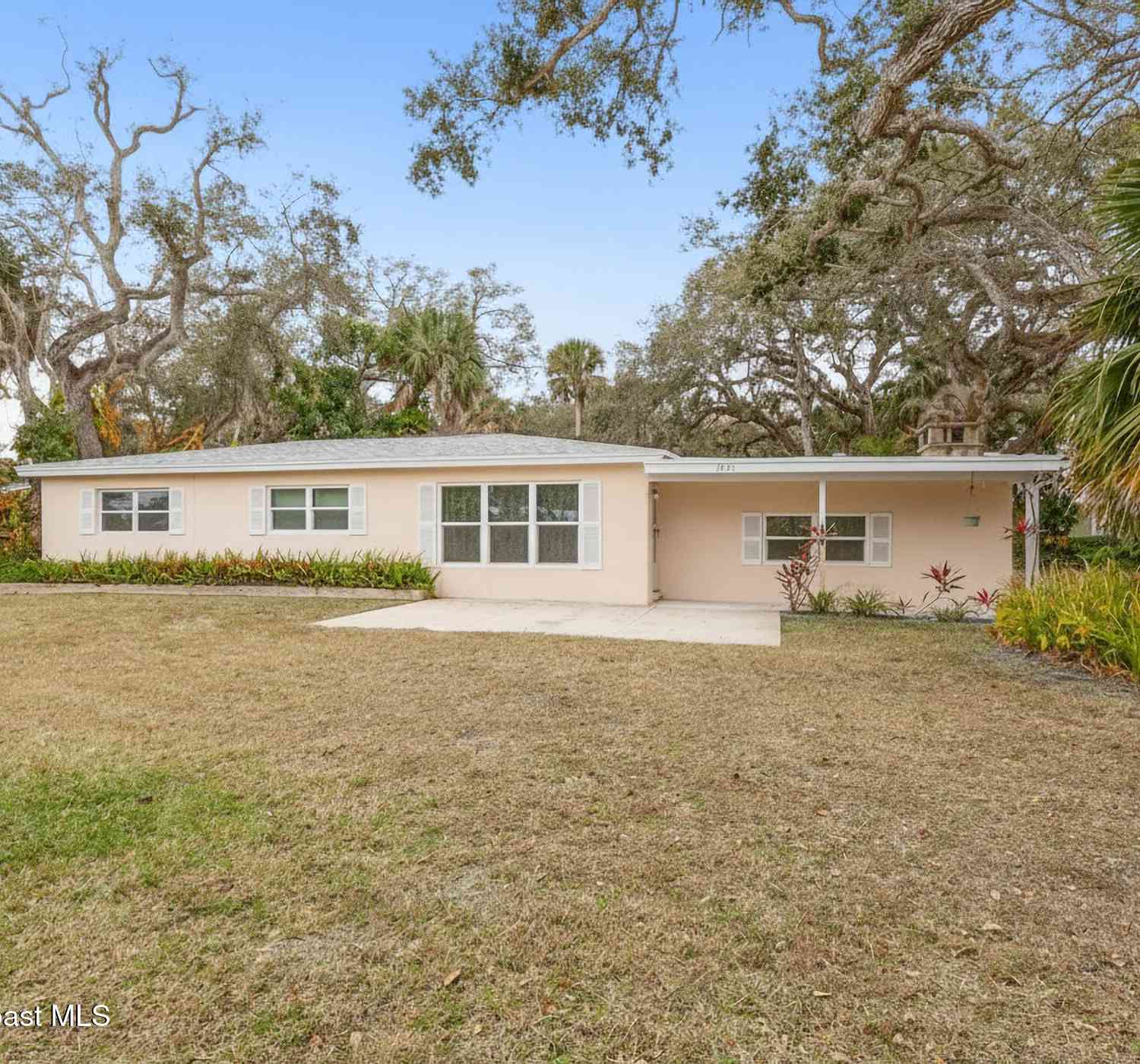 Homes For Sale - 3835 Mockingbird Drive<br/> Vero Beach, FL 32963