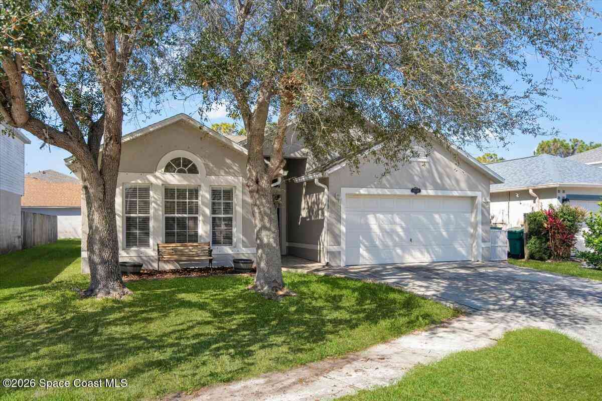 Homes For Sale - 2106 Dryden Court<br/> Melbourne, FL 32935
