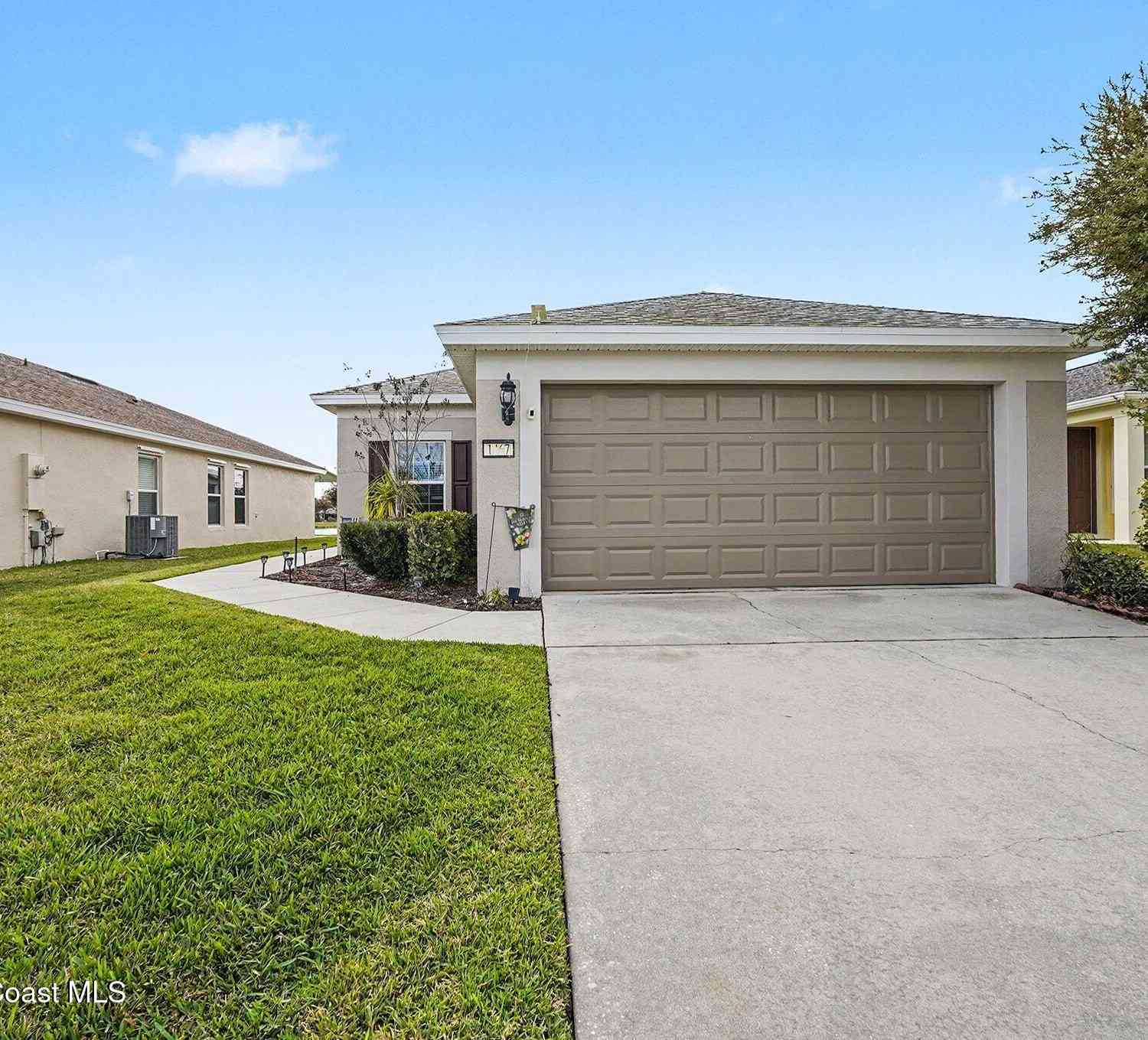 Homes For Sale - 1467 Dittmer Circle<br/> Palm Bay, FL 32909