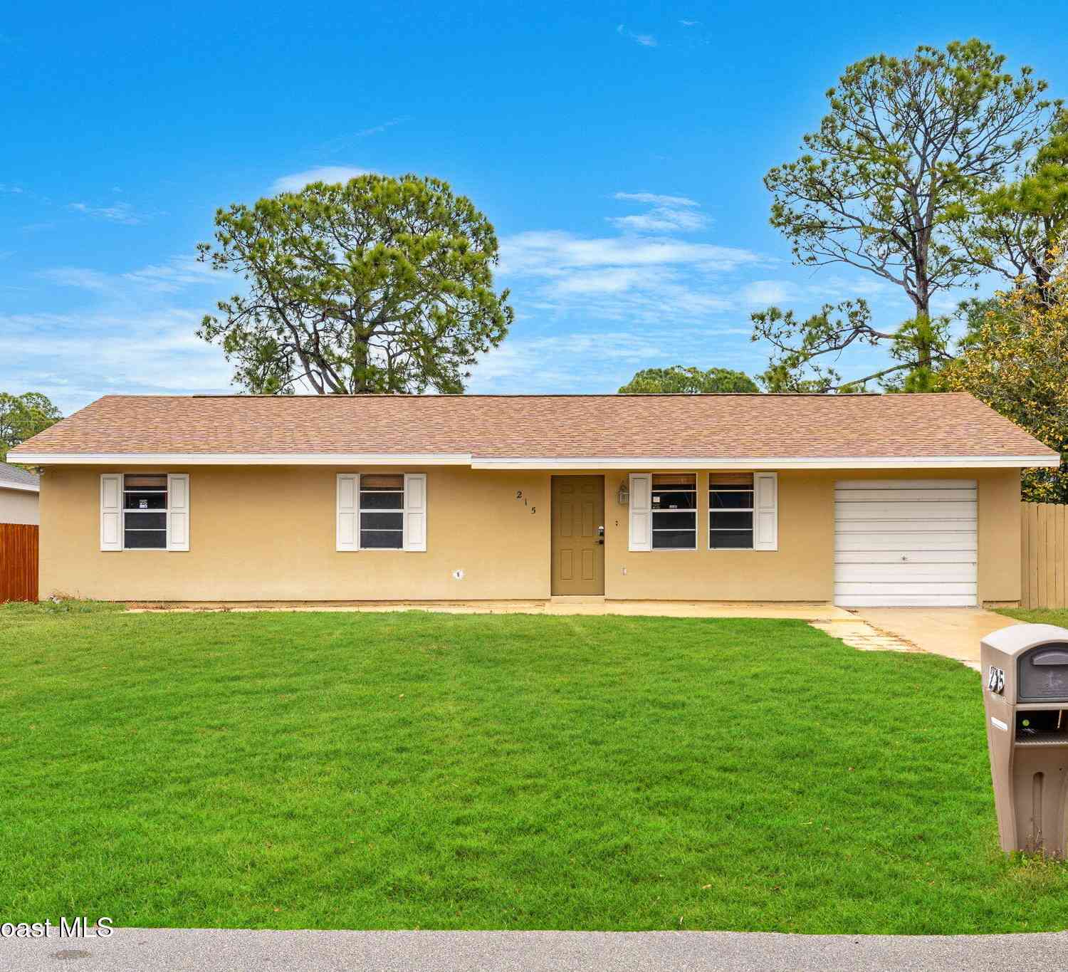 Homes For Sale - 215 Hagerstown Street<br/> Palm Bay, FL 32908