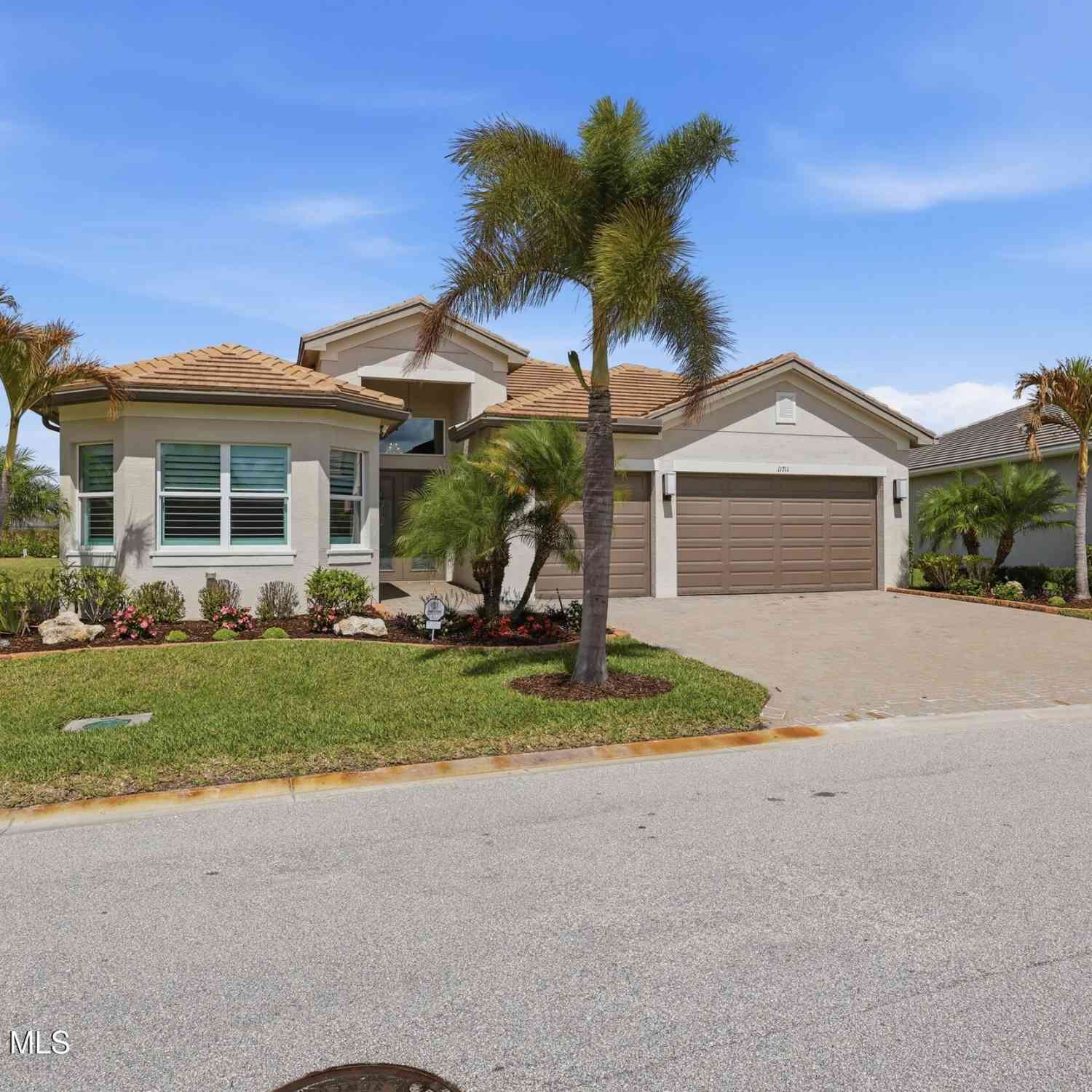 Homes For Sale - 11711 SW Coronado Springs Drive<br/> Saint Lucie County, Port St. Lucie, FL 34987