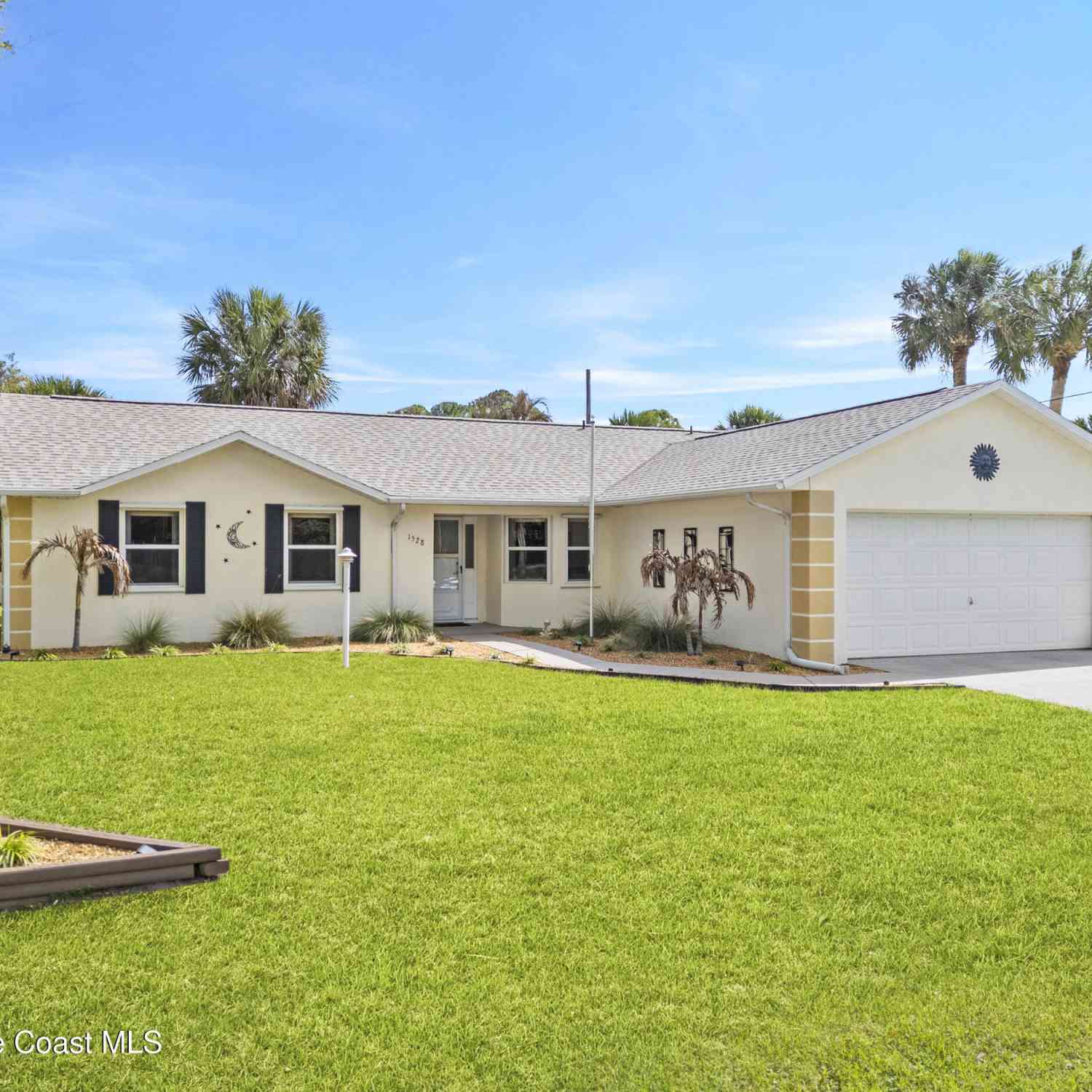 Homes For Sale - 1528 Glentry Lane<br/> Sebastian, FL 32958