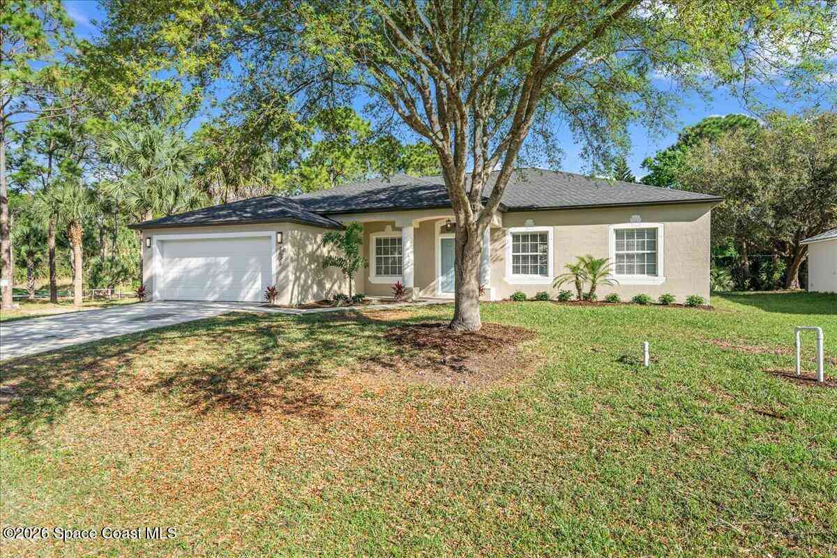 Homes For Sale - 1821 Firethorn Road<br/> Palm Bay, FL 32907