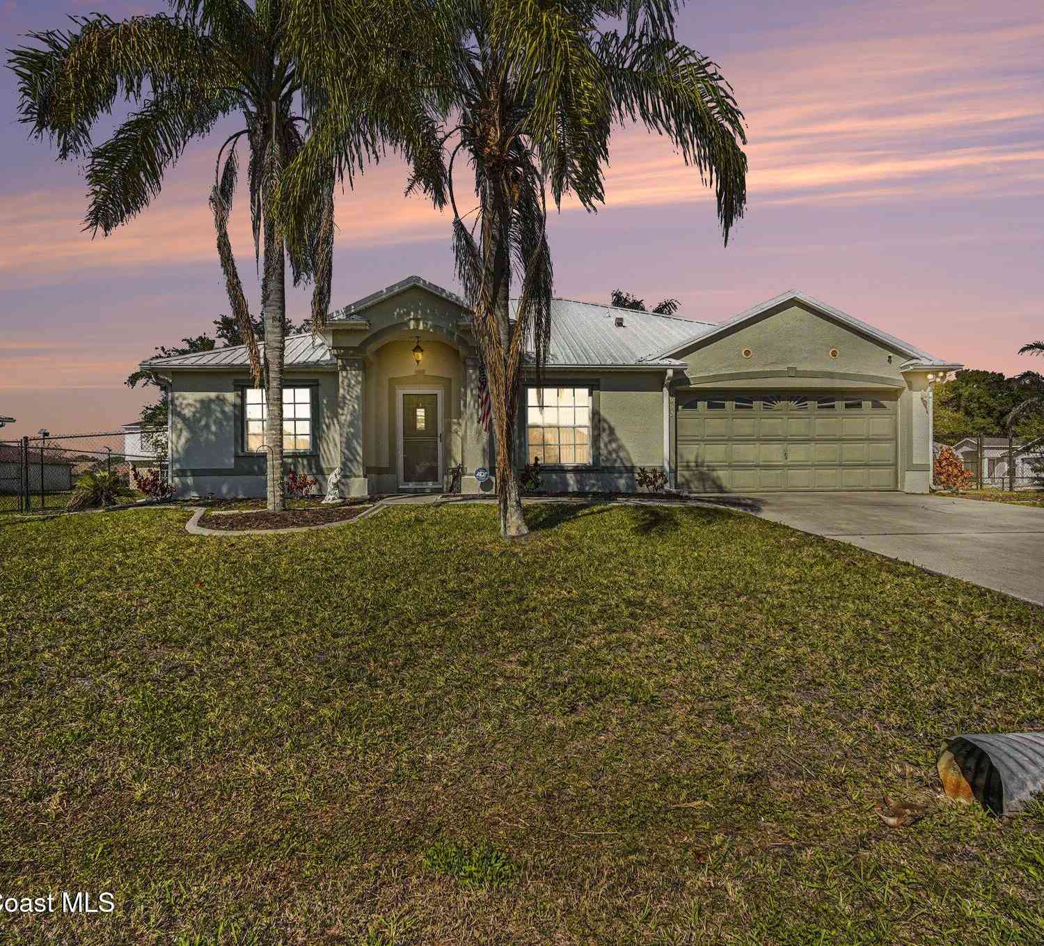 Homes For Sale - 1692 Carbondale Avenue<br/> Palm Bay, FL 32907