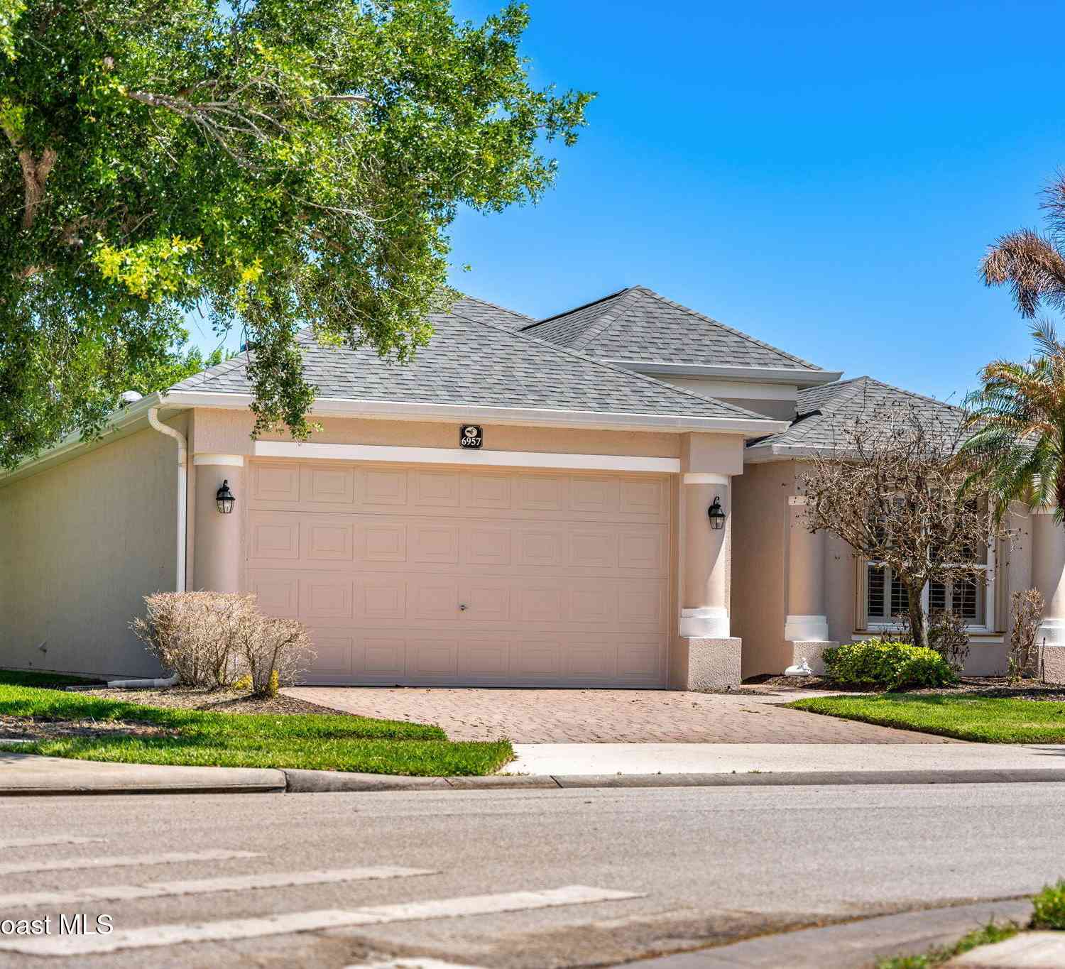 Homes For Sale - 6957 Floristana Drive<br/> Melbourne, FL 32940