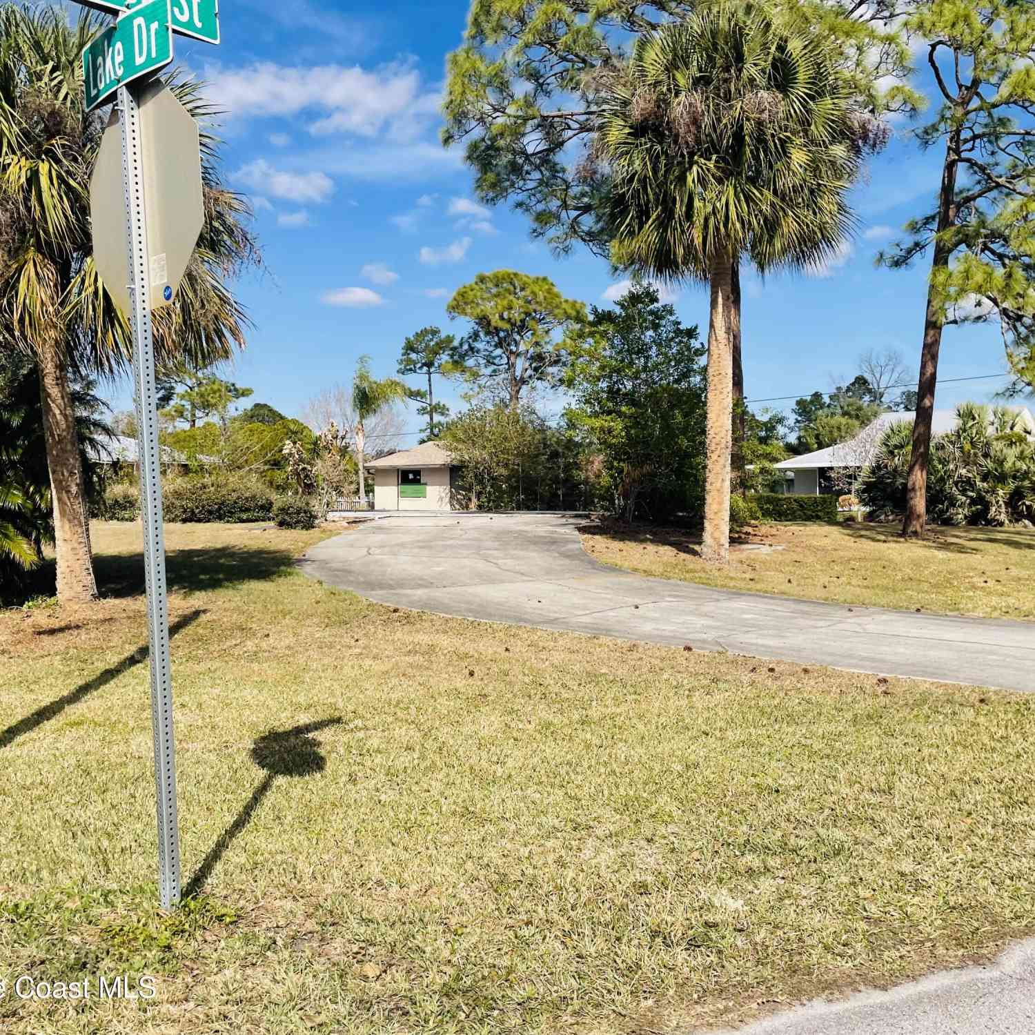 Vacant Land For Sale - 702 Lake Drive<br/> Sebastian, FL 32958