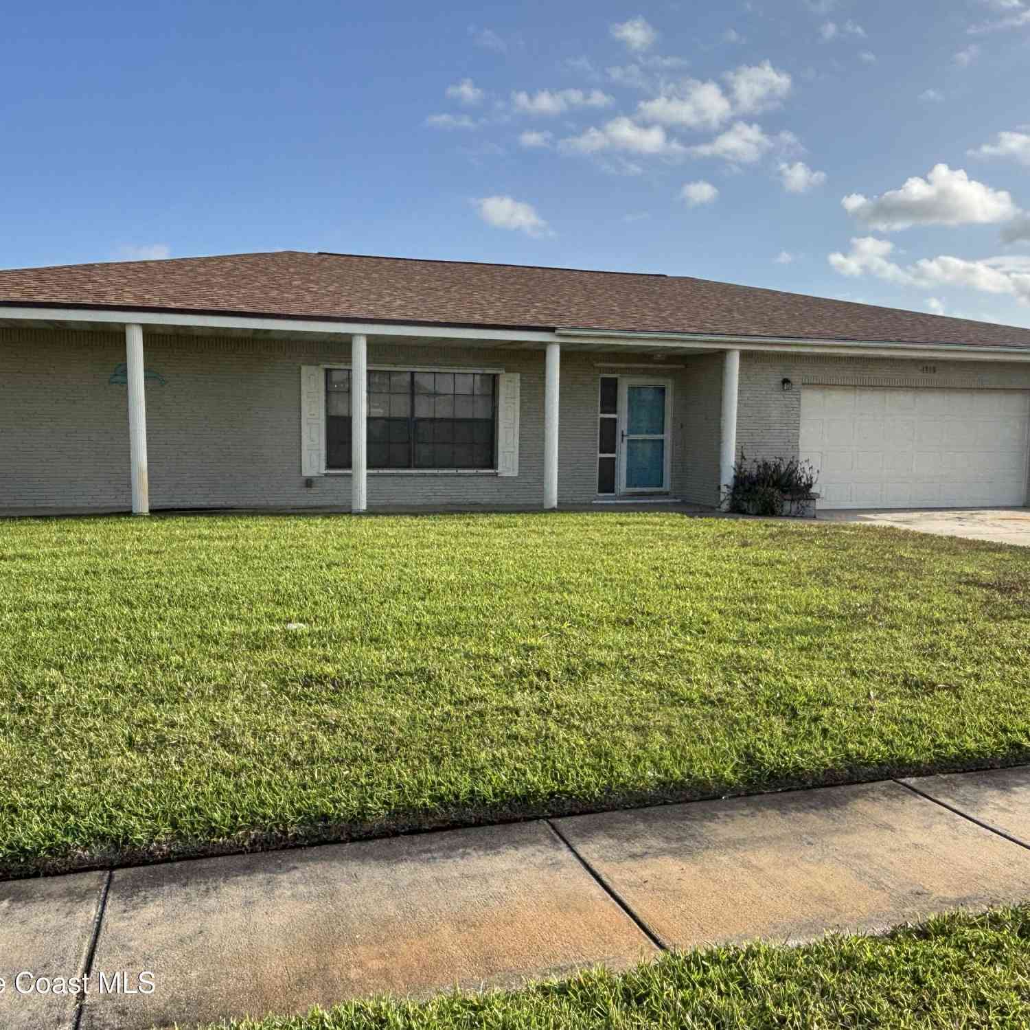 Homes For Sale - 1725 E Riviera Drive<br/> Merritt Island, FL 32952