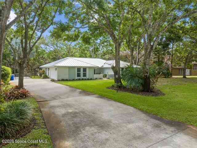 Homes For Sale - 1240 40th Avenue<br/> Vero Beach, FL 32968