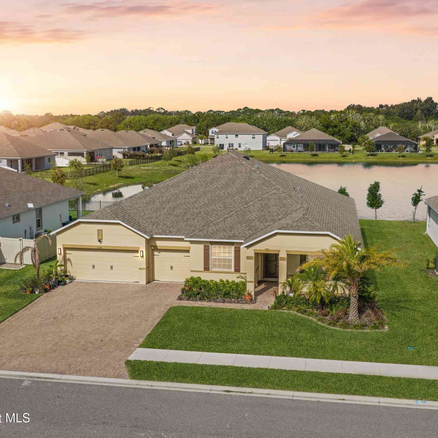 Homes For Sale - 6185 Moonrise Drive<br/> Merritt Island, FL 32953