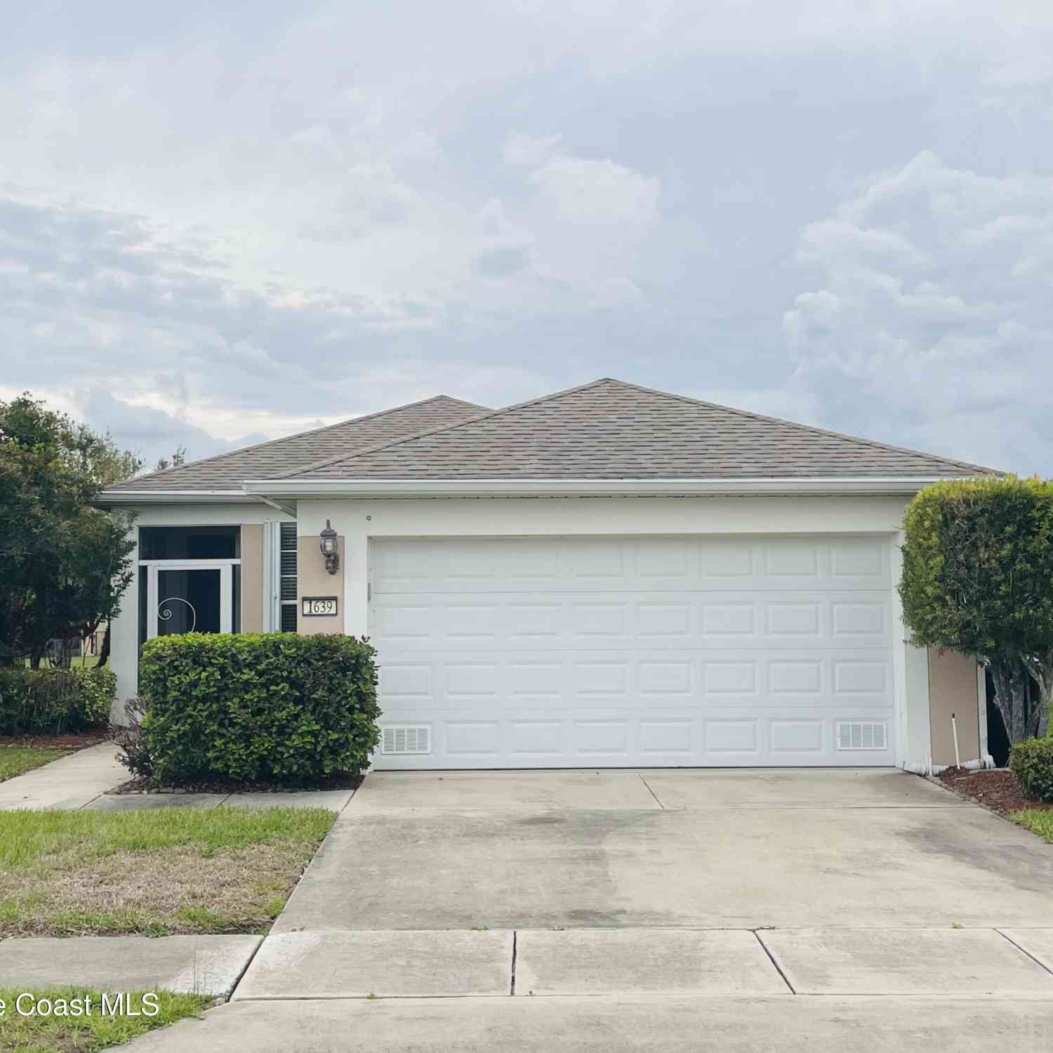 Homes For Sale - 1639 Dittmer Circle<br/> Palm Bay, FL 32909