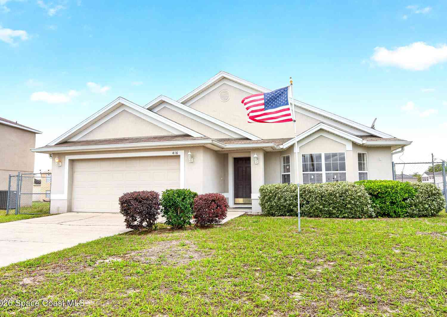 Homes For Sale - 416 Lakeview Road<br/> Poinciana, FL 34759