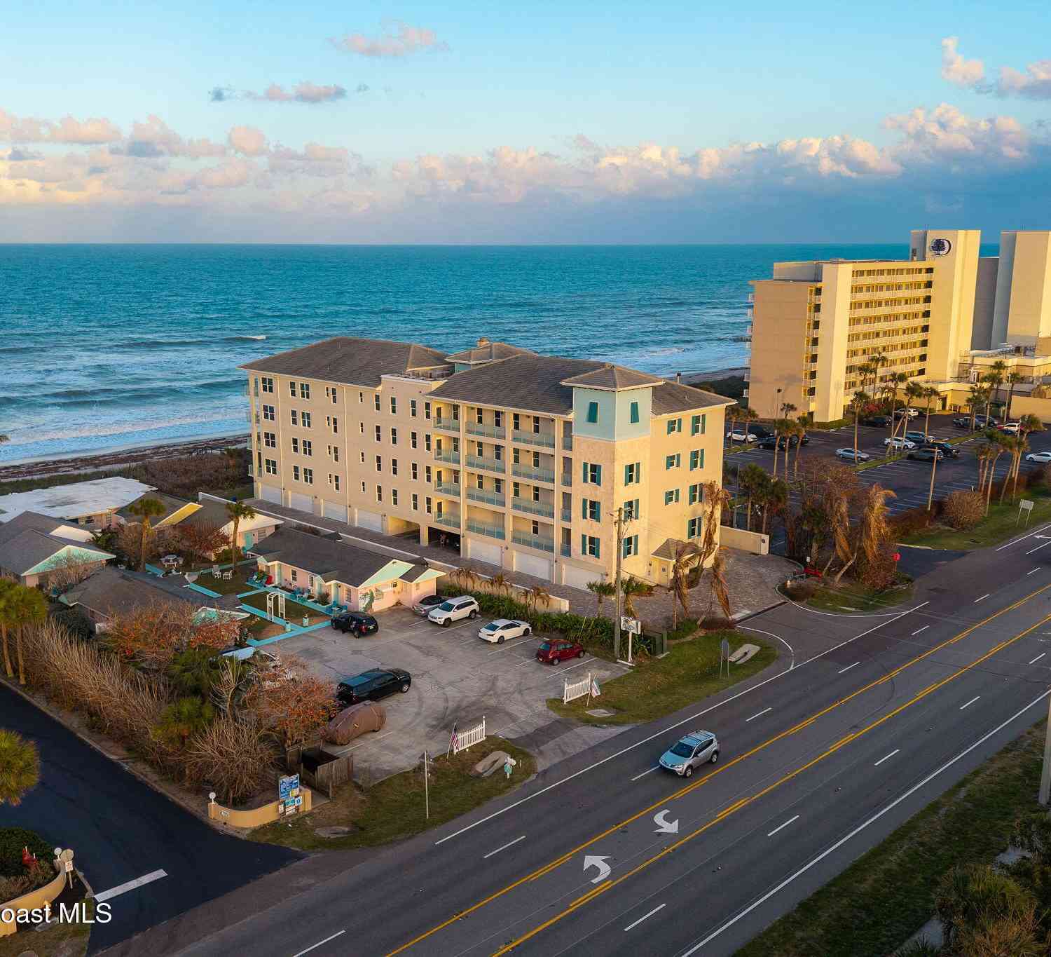 Condo For Sale - 1725 N Highway A1a #304<br/> Indialantic, FL 32903