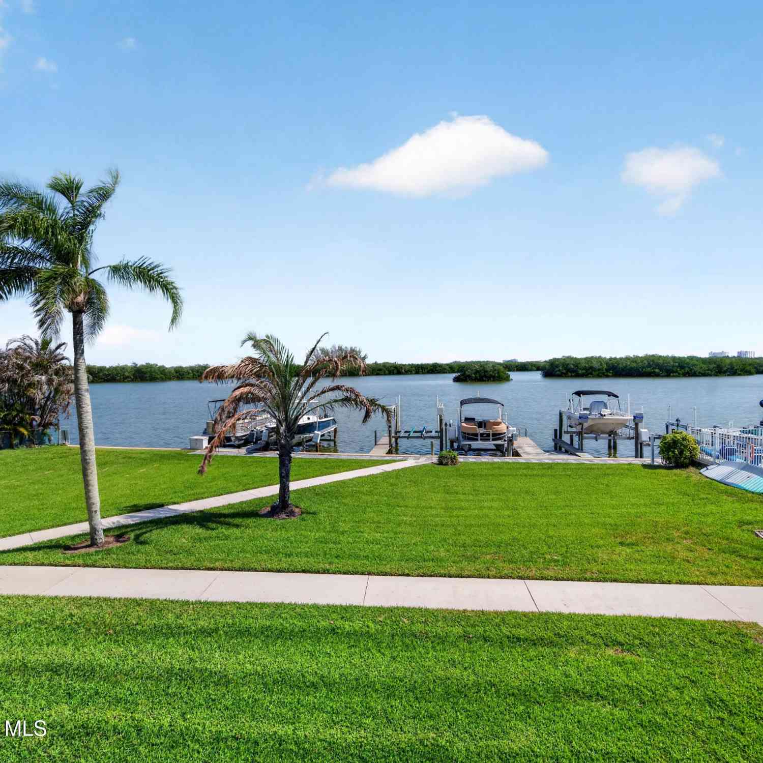 Condo For Sale - 1525 Minutemen Causeway #202<br/> Cocoa Beach, FL 32931