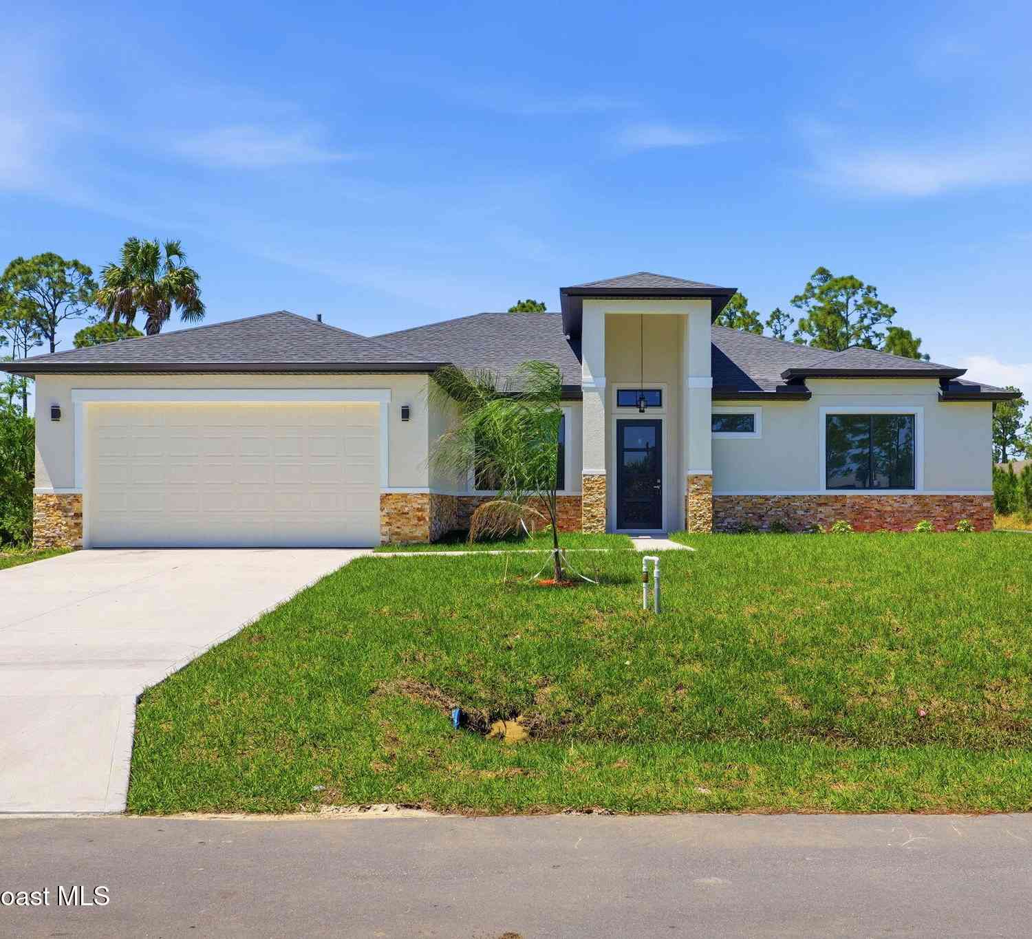 Homes For Sale - 889 Reading Street<br/> Palm Bay, FL 32909
