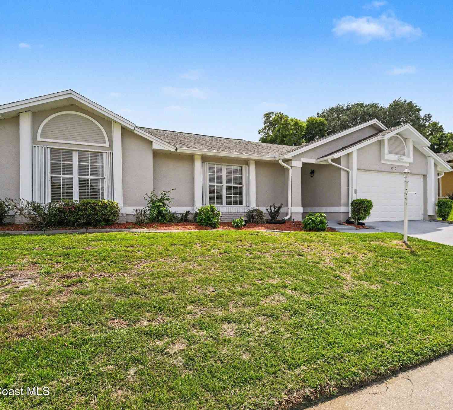 Homes For Sale - 3916 Tanglewood Circle<br/> Titusville, FL 32780