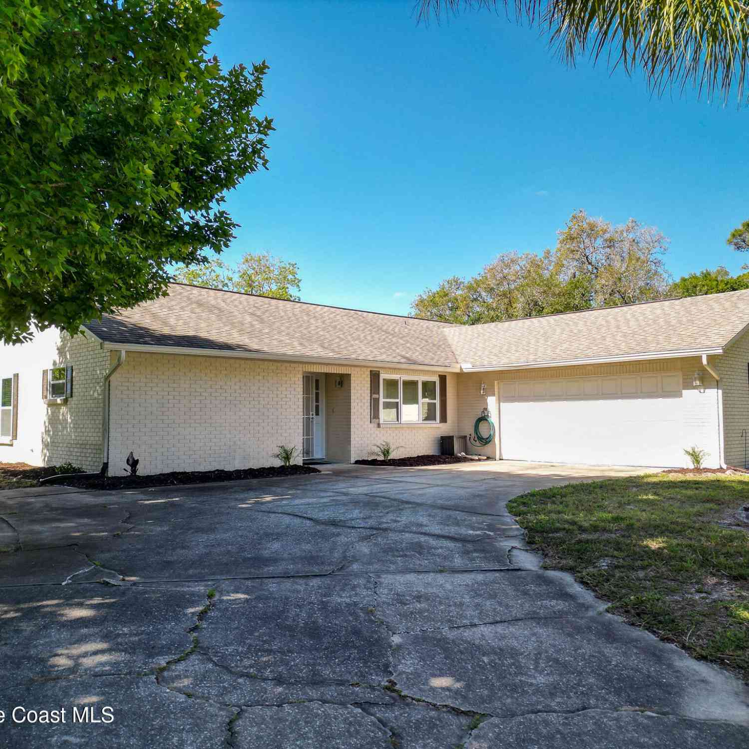 Homes For Sale - 479 Maytown Road<br/> Oak Hill, FL 32759
