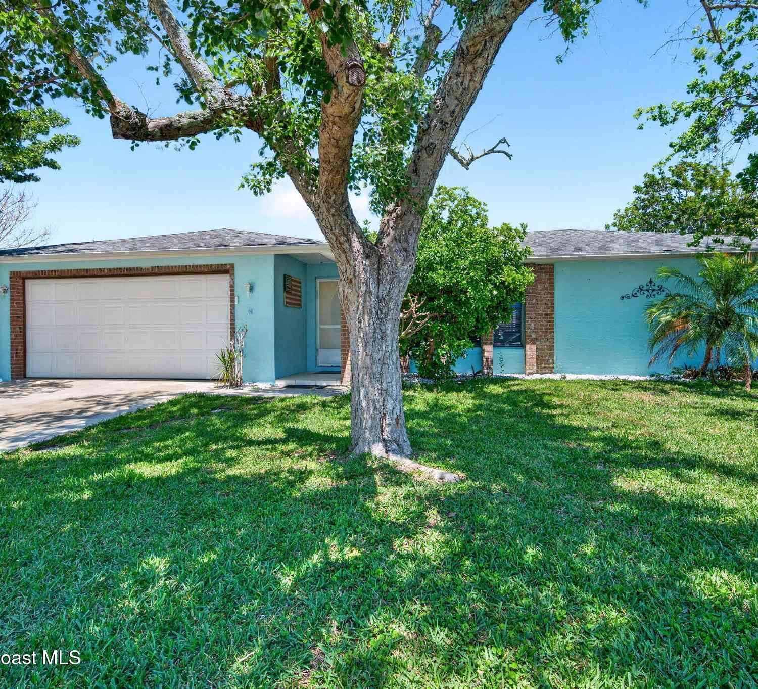 Homes For Sale - 250 Perth Avenue<br/> Merritt Island, FL 32953