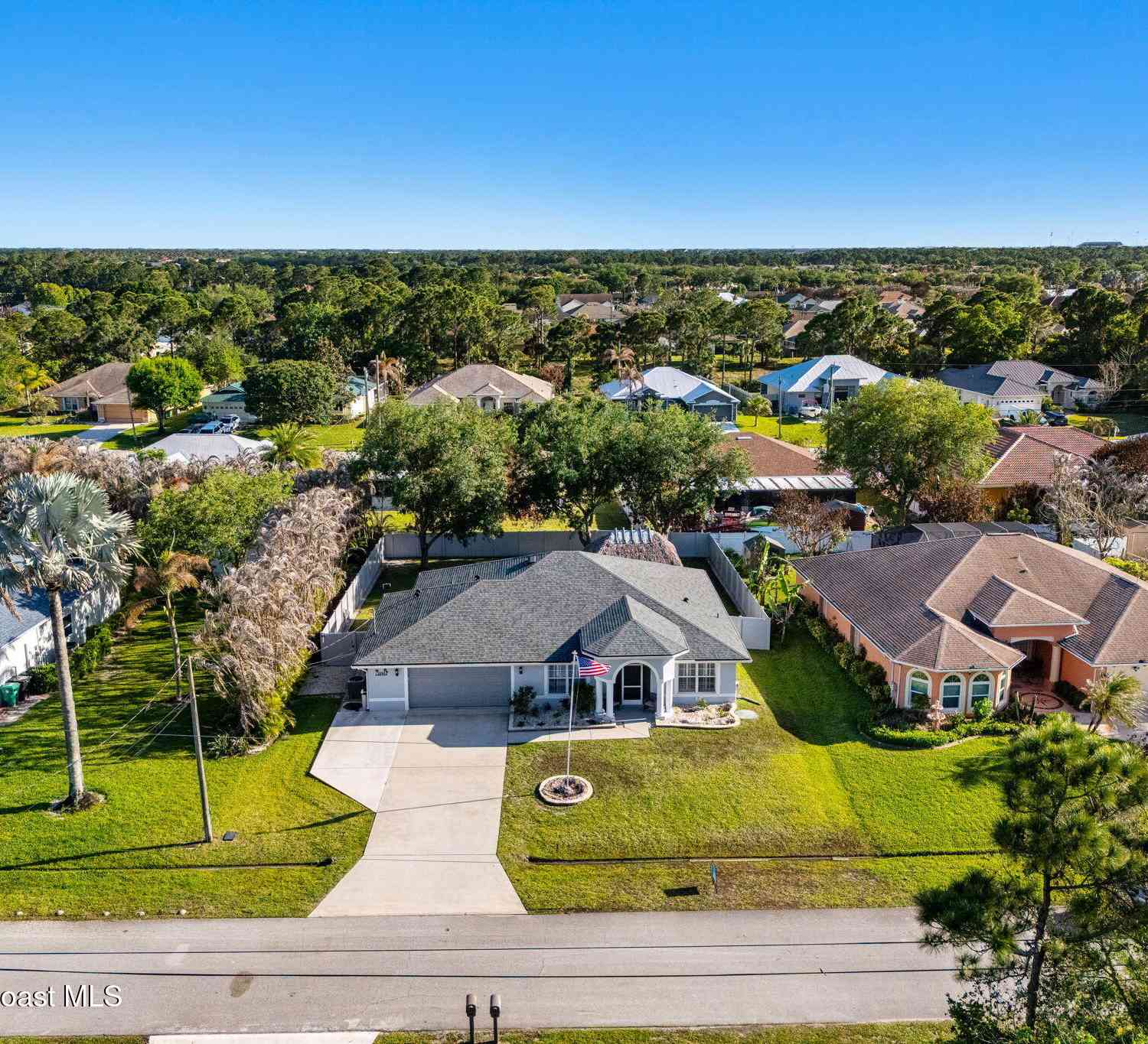 Homes For Sale - 5944 NW Baynard Drive<br/> Saint Lucie County, Port St. Lucie, FL 34986