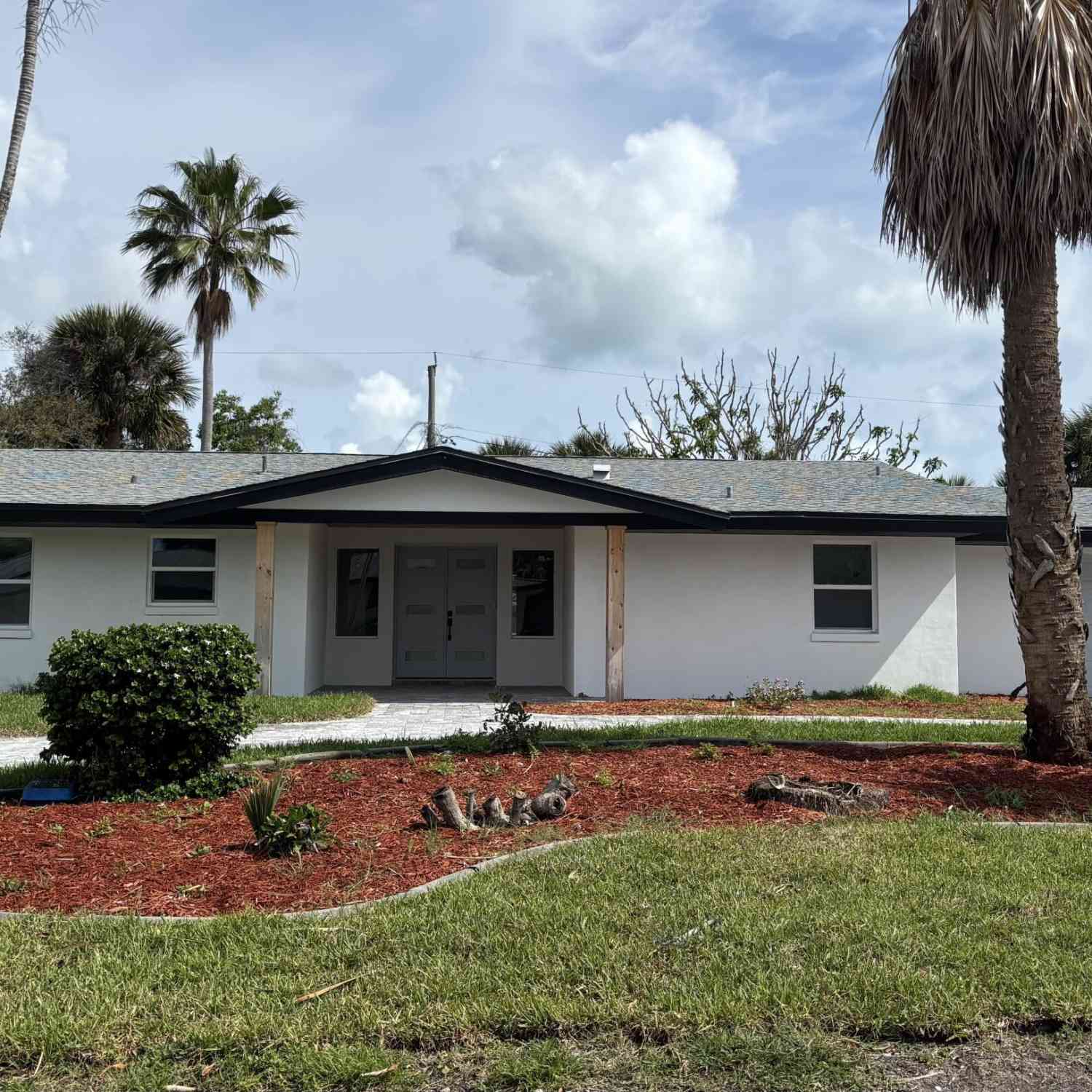 Homes For Sale - 218 Miami Avenue<br/> Indialantic, FL 32903