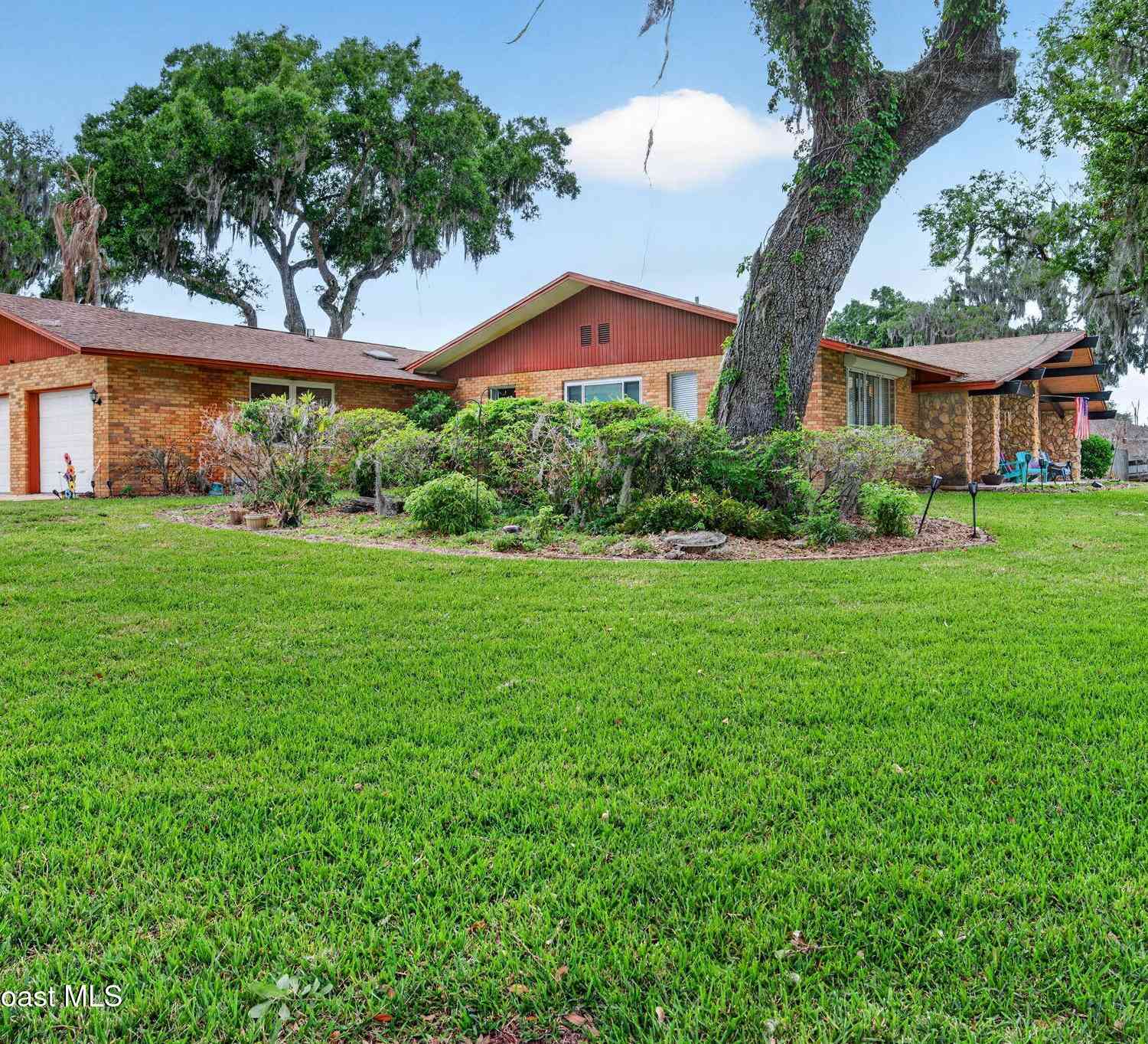 Homes For Sale - 1950 Bedford Drive<br/> Titusville, FL 32796
