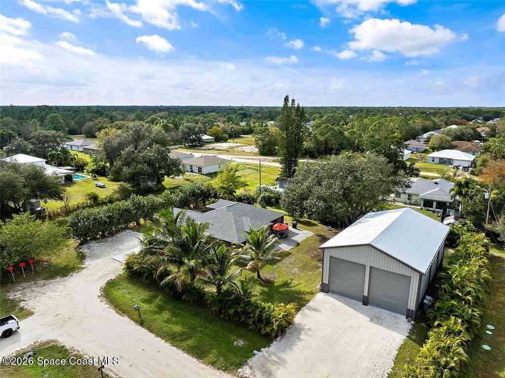 Homes For Sale - 8015 97th Court<br/> Vero Beach, FL 32967