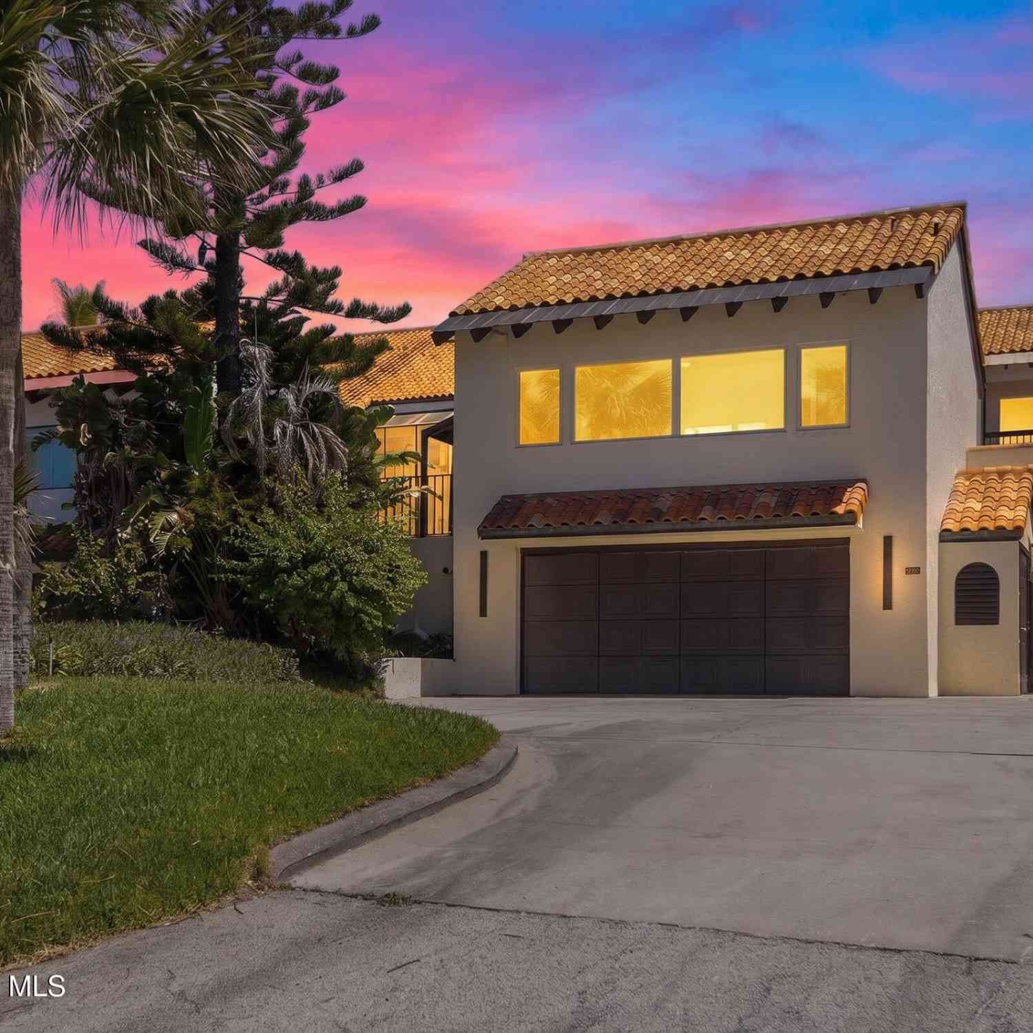 Townhouse For Sale - 9365 S Highway A1a<br/> Melbourne Beach, FL 32951