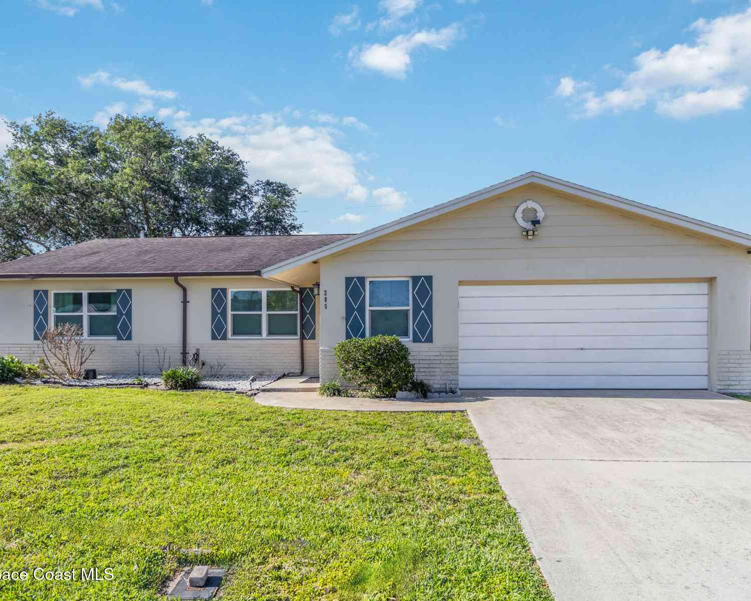 Homes For Sale - 285 Hickory Avenue<br/> Merritt Island, FL 32953