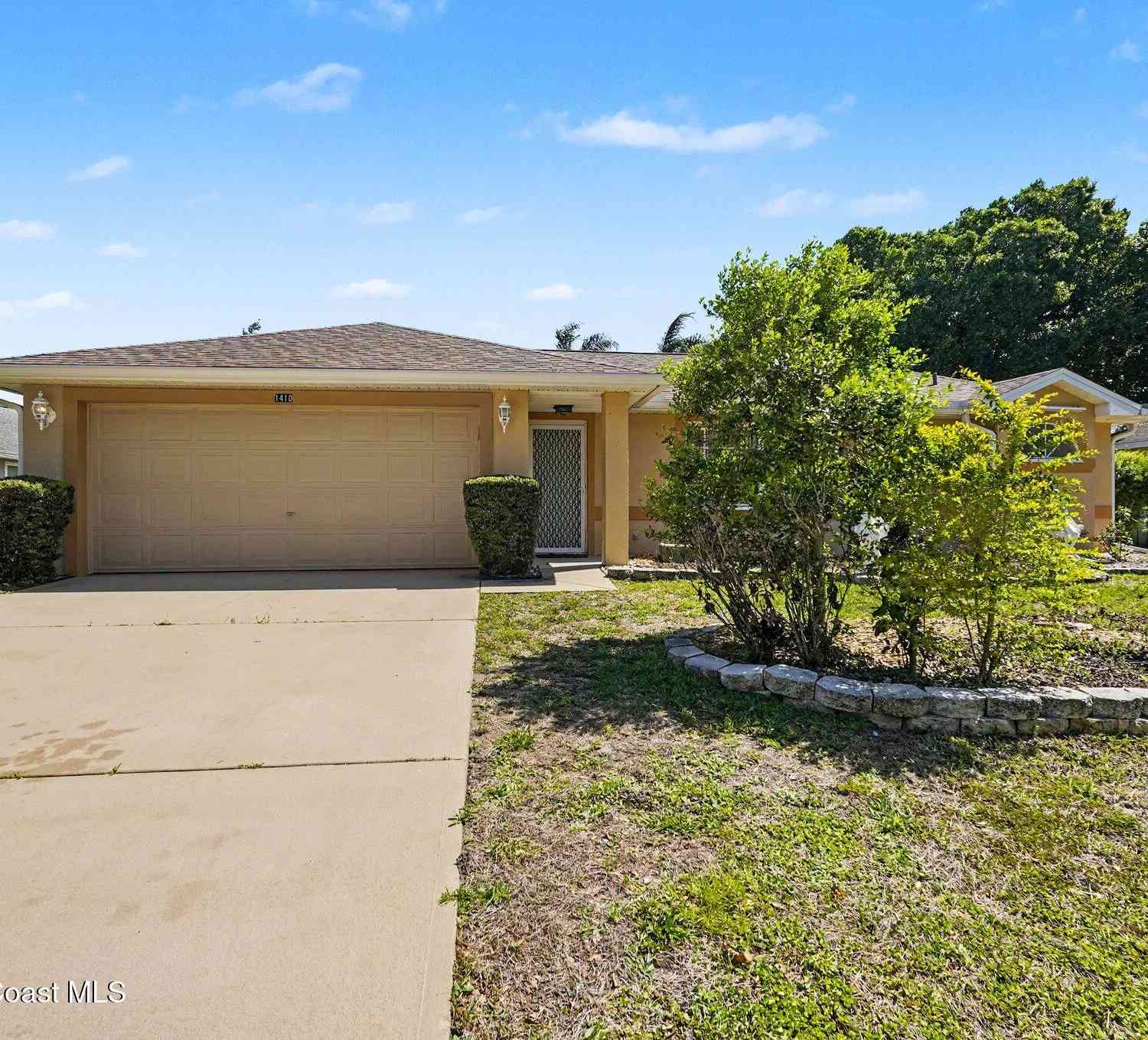 Homes For Sale - 1410 Kaslo Circle<br/> Palm Bay, FL 32907