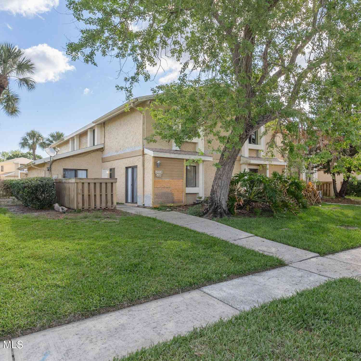 Townhouse For Sale - 1020 NE Abada Court #101<br/> Palm Bay, FL 32905