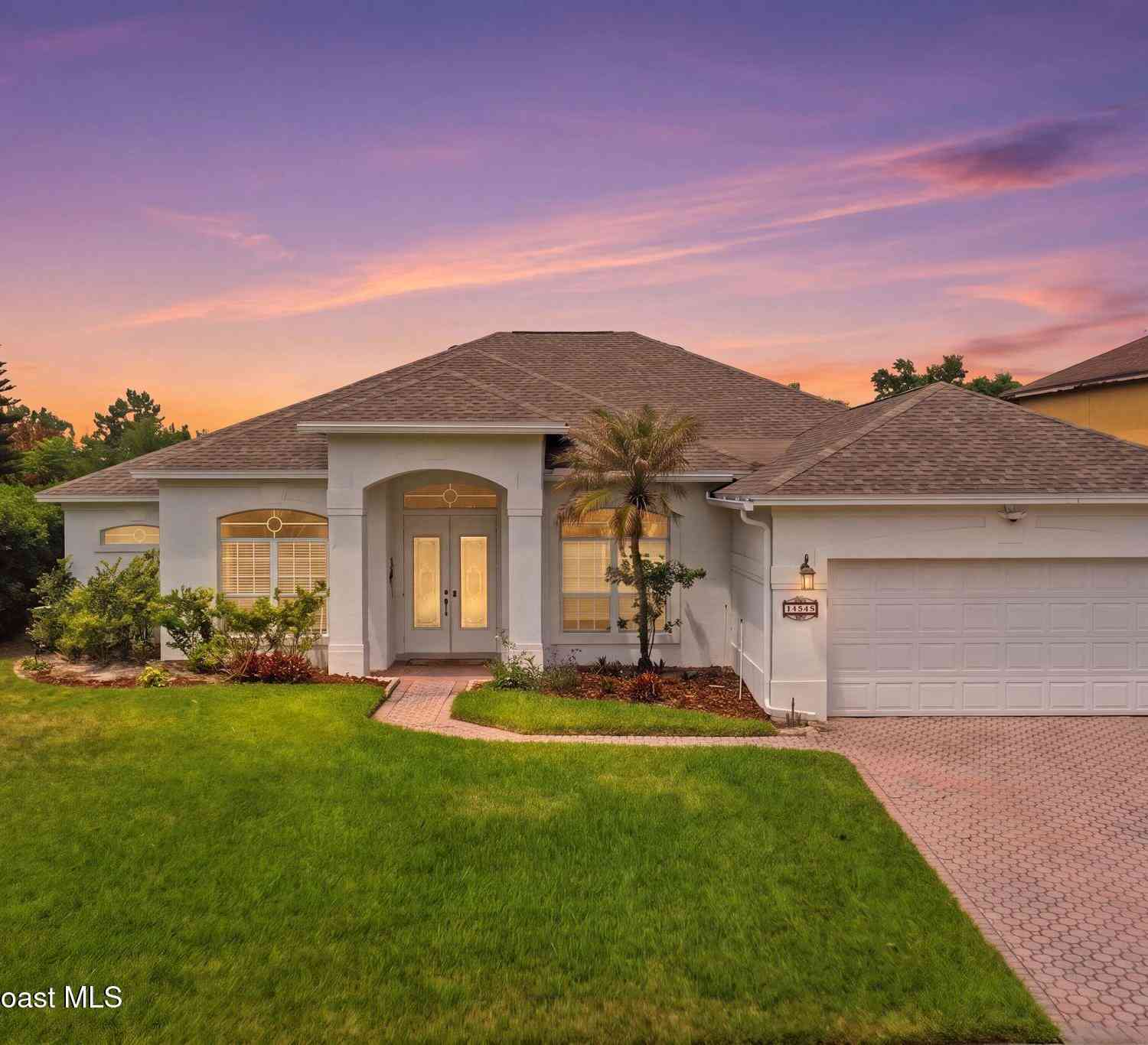 Homes For Sale - 10520 Gleam Court<br/> Orlando, FL 32836