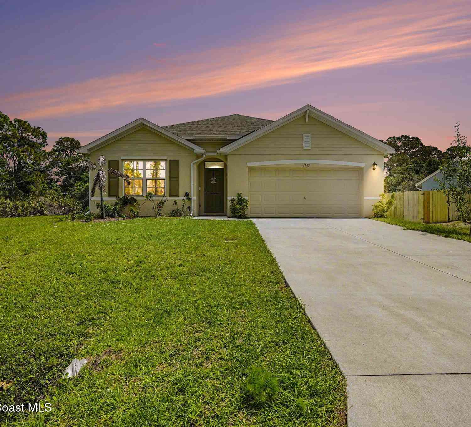 Homes For Sale - 1563 Leeward Avenue<br/> Palm Bay, FL 32909