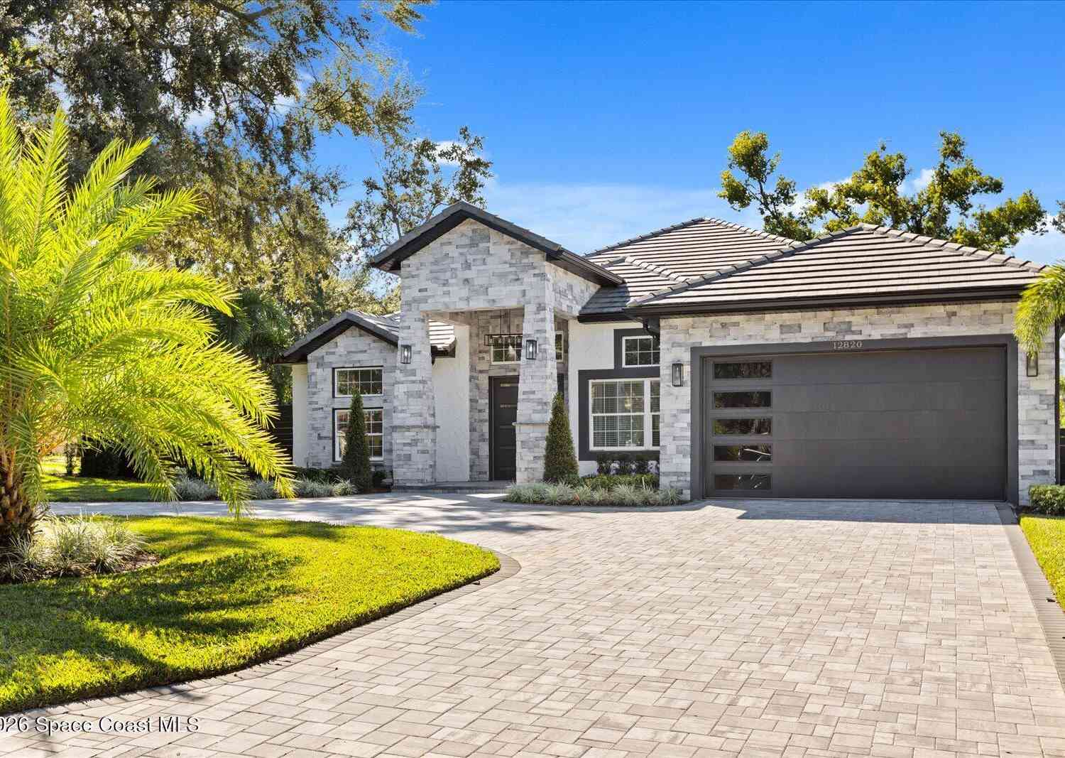 Homes For Sale - 12820 Claywood Drive<br/> Clermont, FL 34711