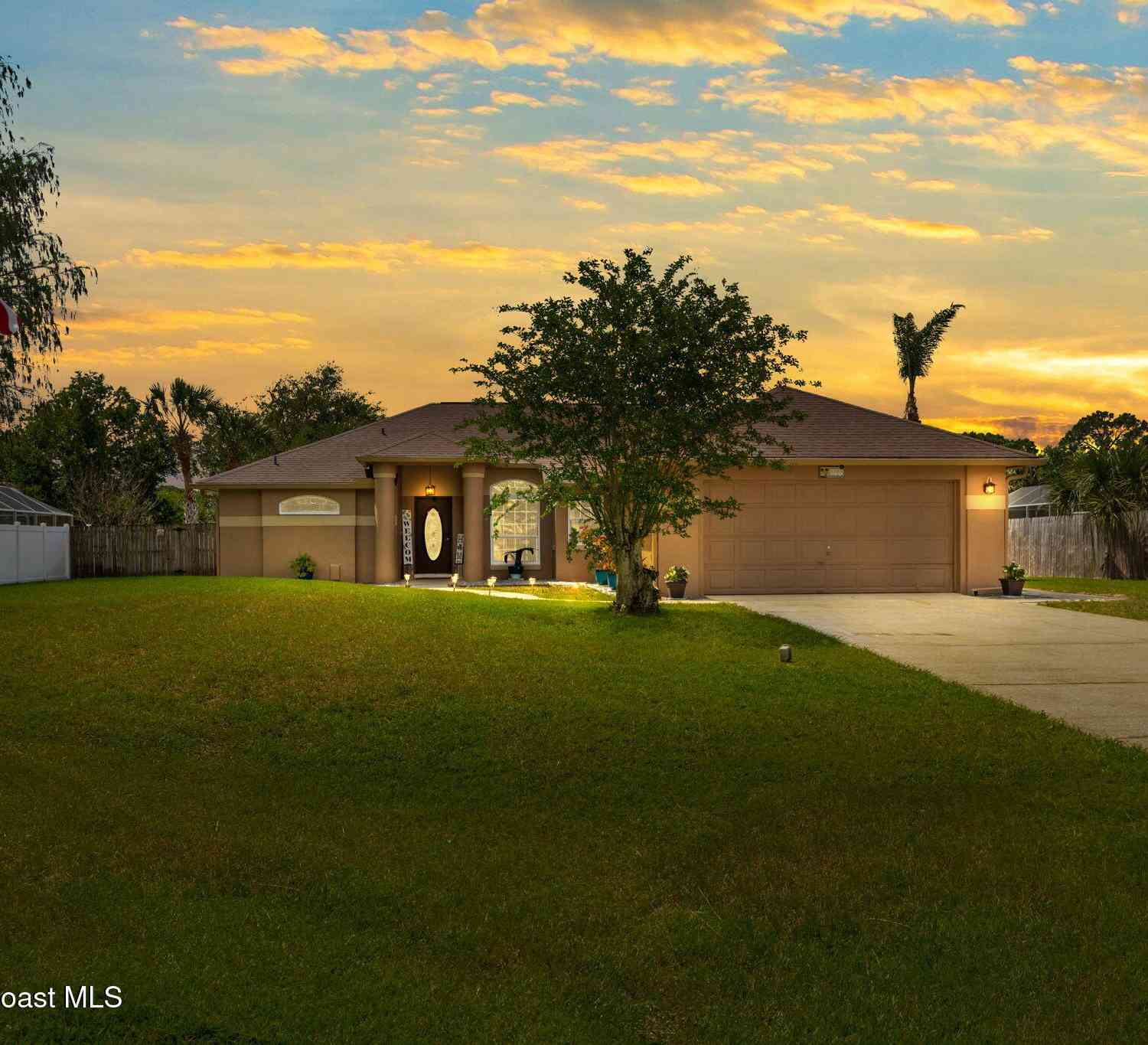 Homes For Sale - 6965 Hundred Acre Drive<br/> Cocoa, FL 32927