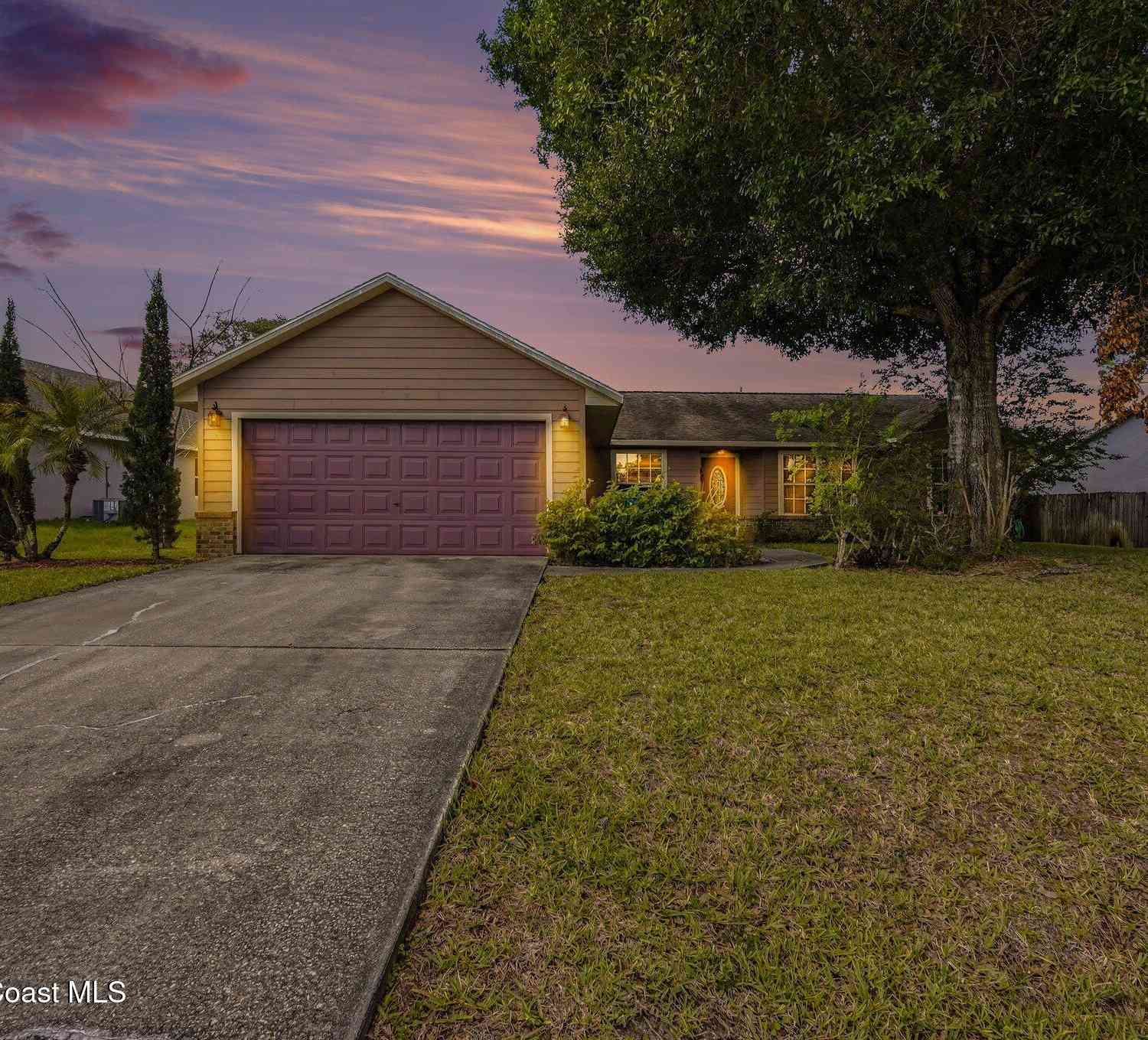 Homes For Sale - 1554 Elmhurst Circle<br/> Palm Bay, FL 32909