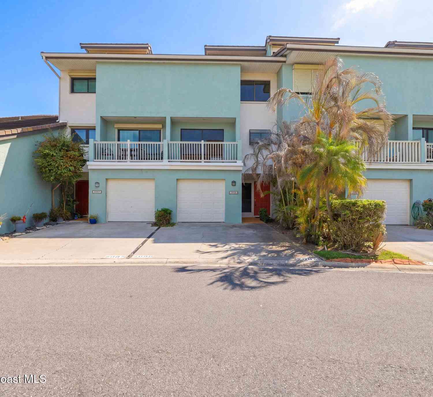 Townhouse For Sale - 2085 Seawind Court<br/> Indialantic, FL 32903