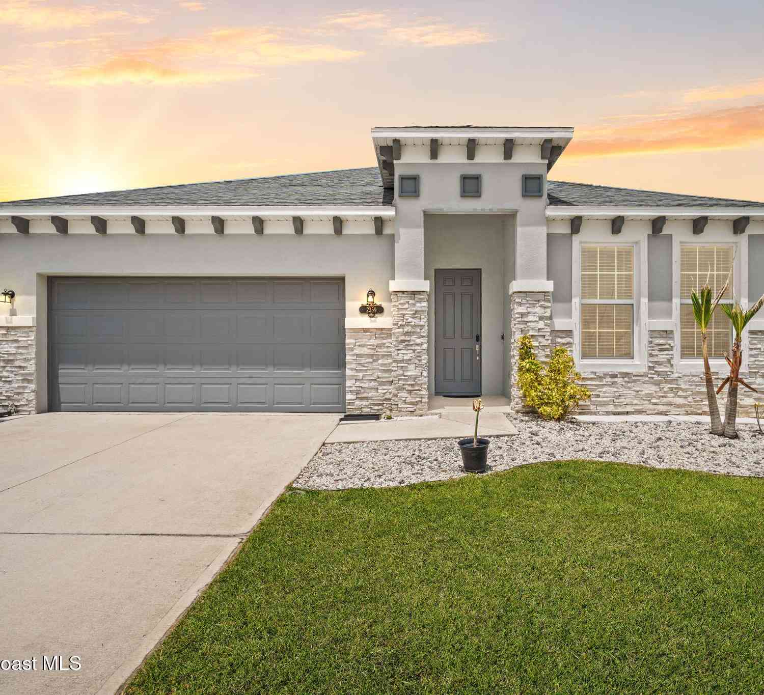 Homes For Sale - 2359 Bonnyton Lane<br/> Palm Bay, FL 32907