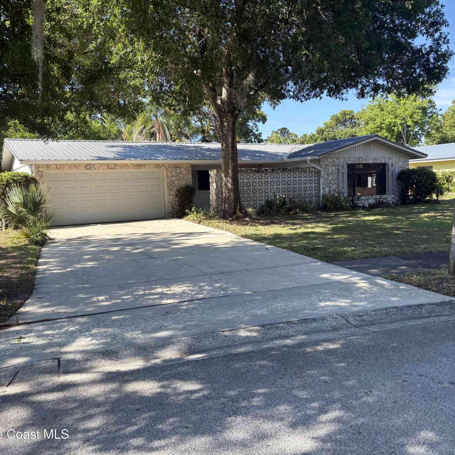 Homes For Sale - 2709 Nottingham Court<br/> Titusville, FL 32796