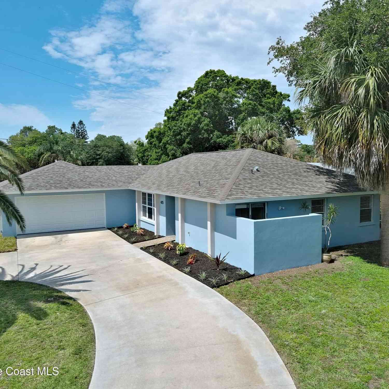Homes For Sale - 405 12th Avenue<br/> Vero Beach, FL 32962