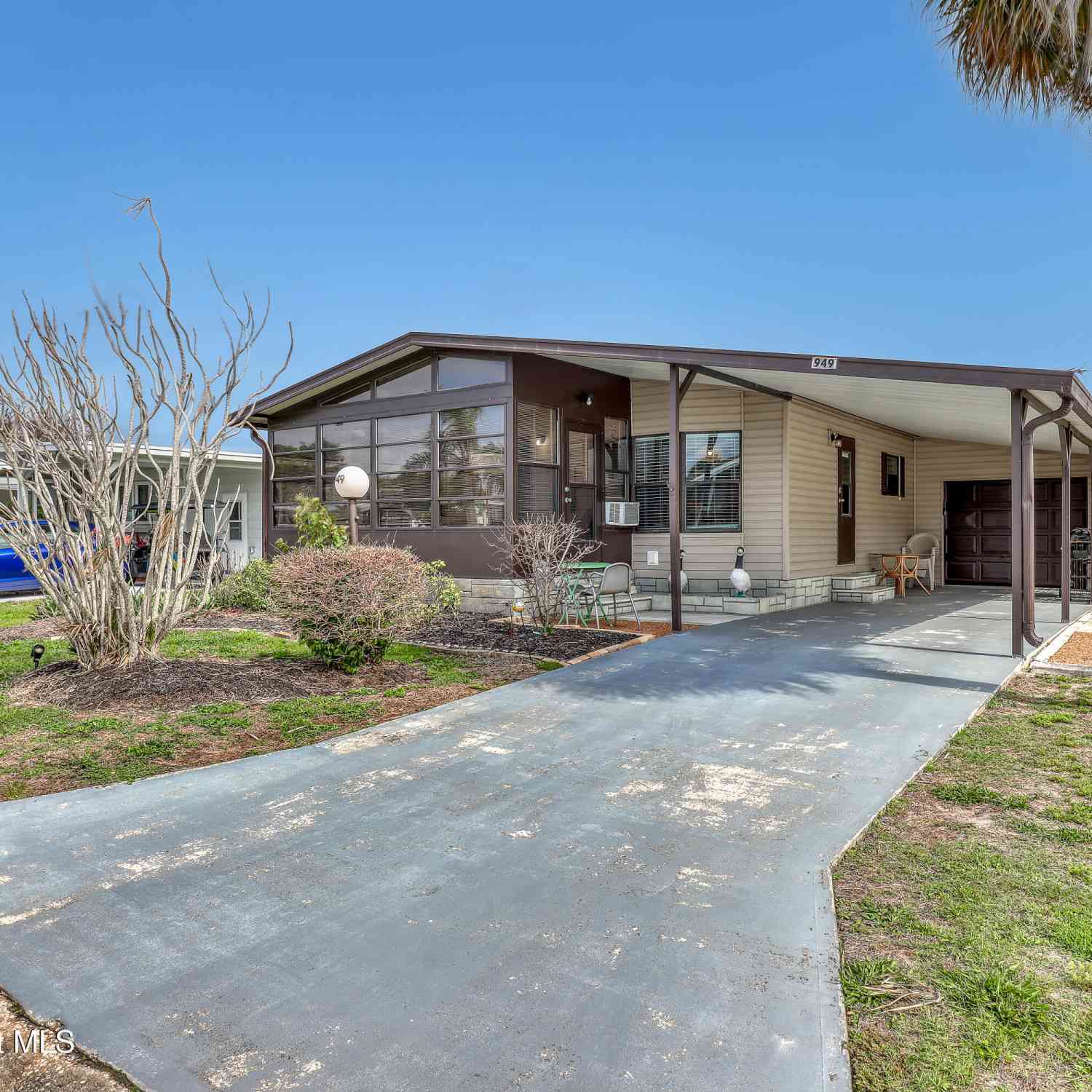 Mobile Home For Sale - 949 Laurel Circle<br/> Barefoot Bay, FL 32976