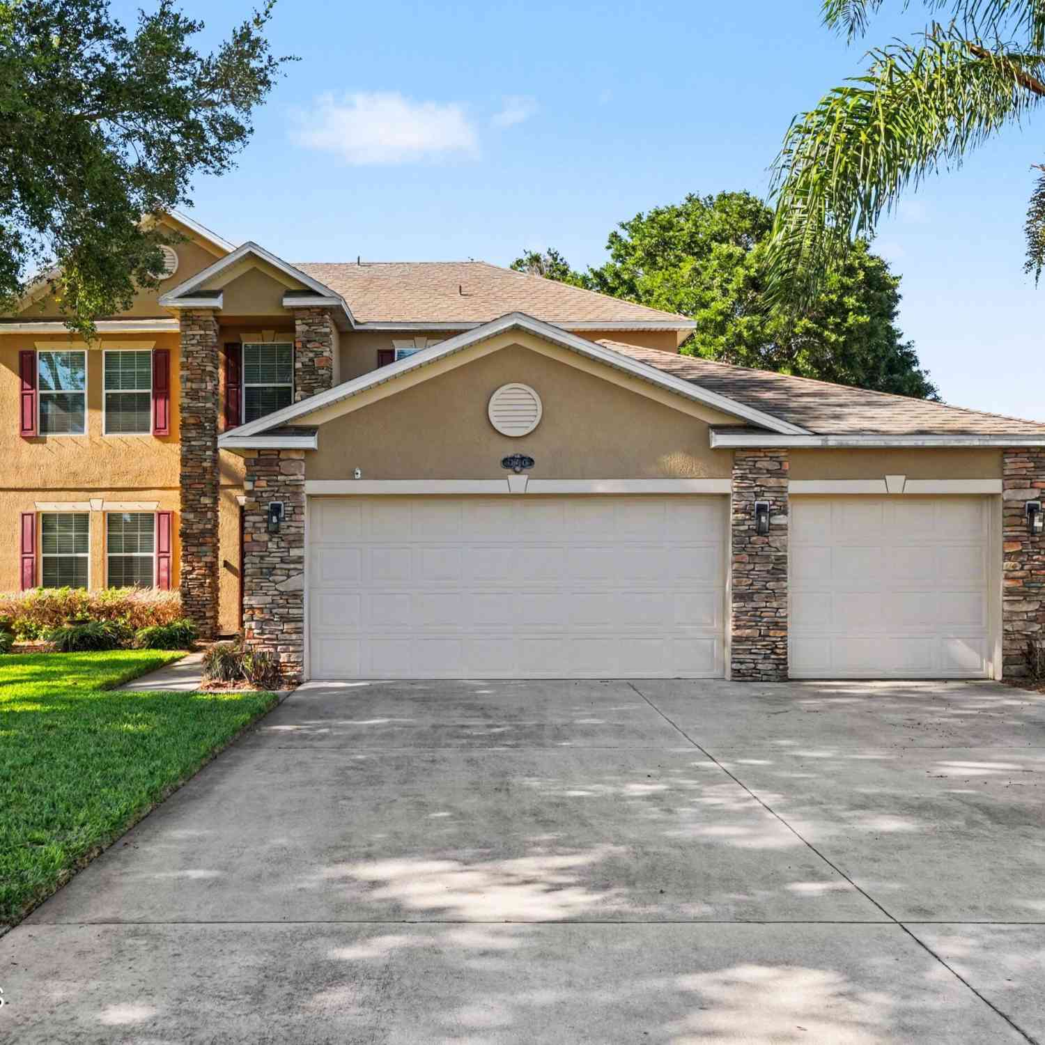 Homes For Sale - 340 Meredith Way<br/> Titusville, FL 32780