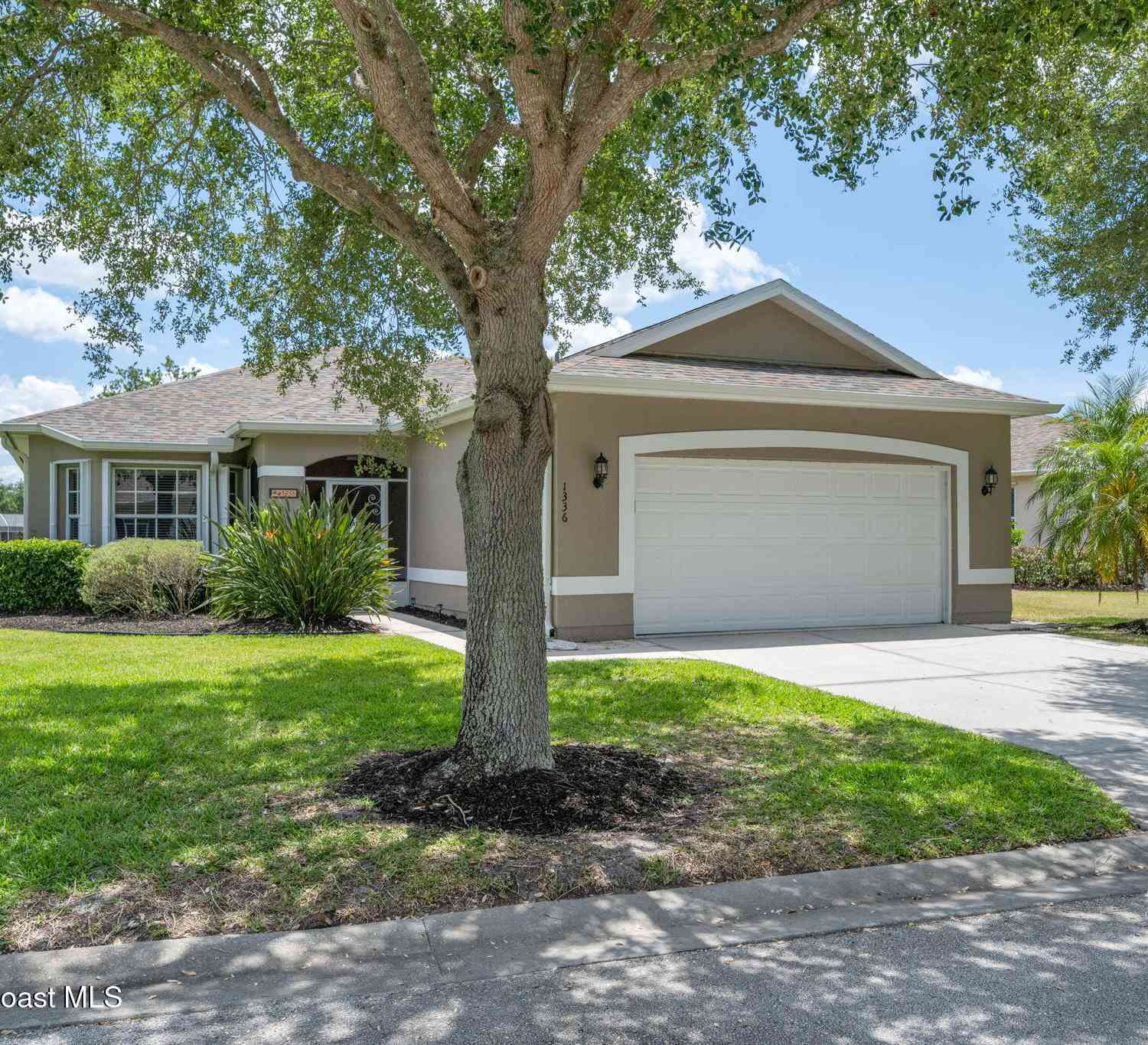 Homes For Sale - 1336 Shoreline Circle<br/> Sebastian, FL 32958