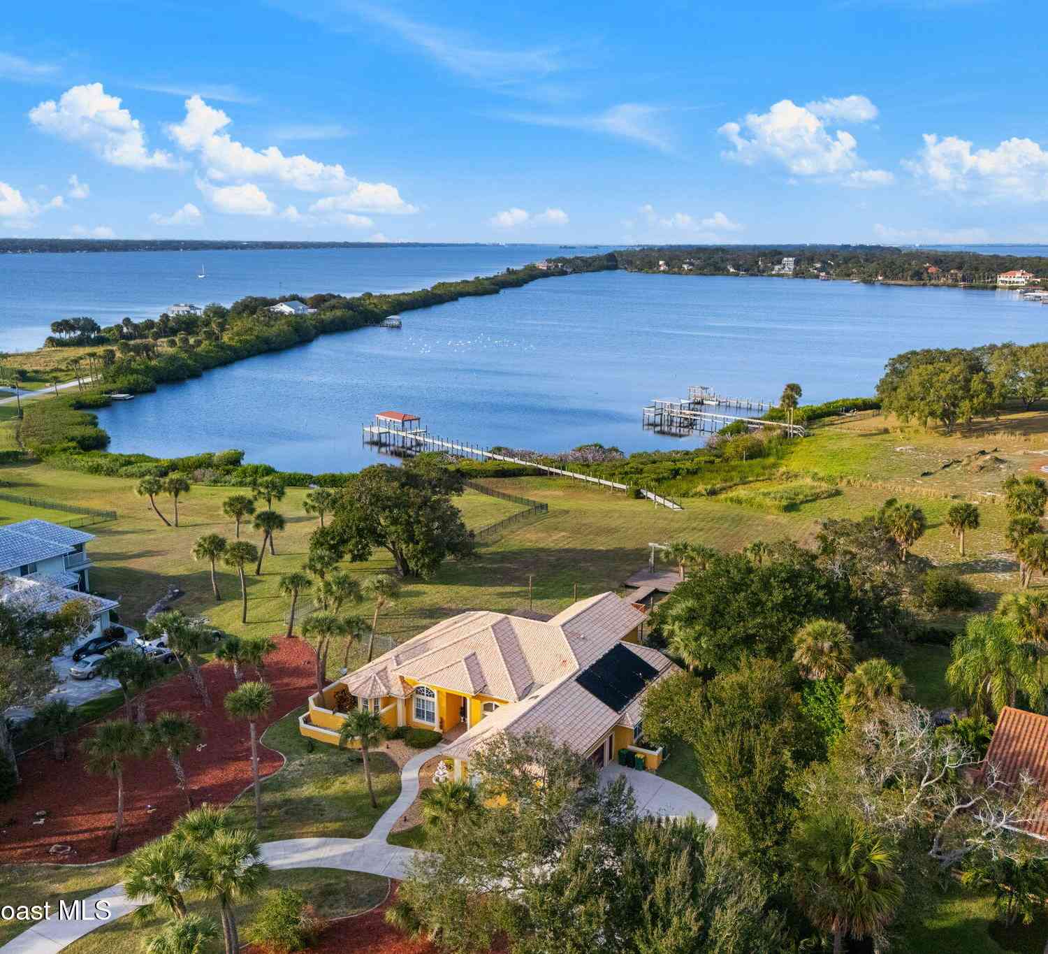 Homes For Sale - 190 Stewart Drive<br/> Merritt Island, FL 32952