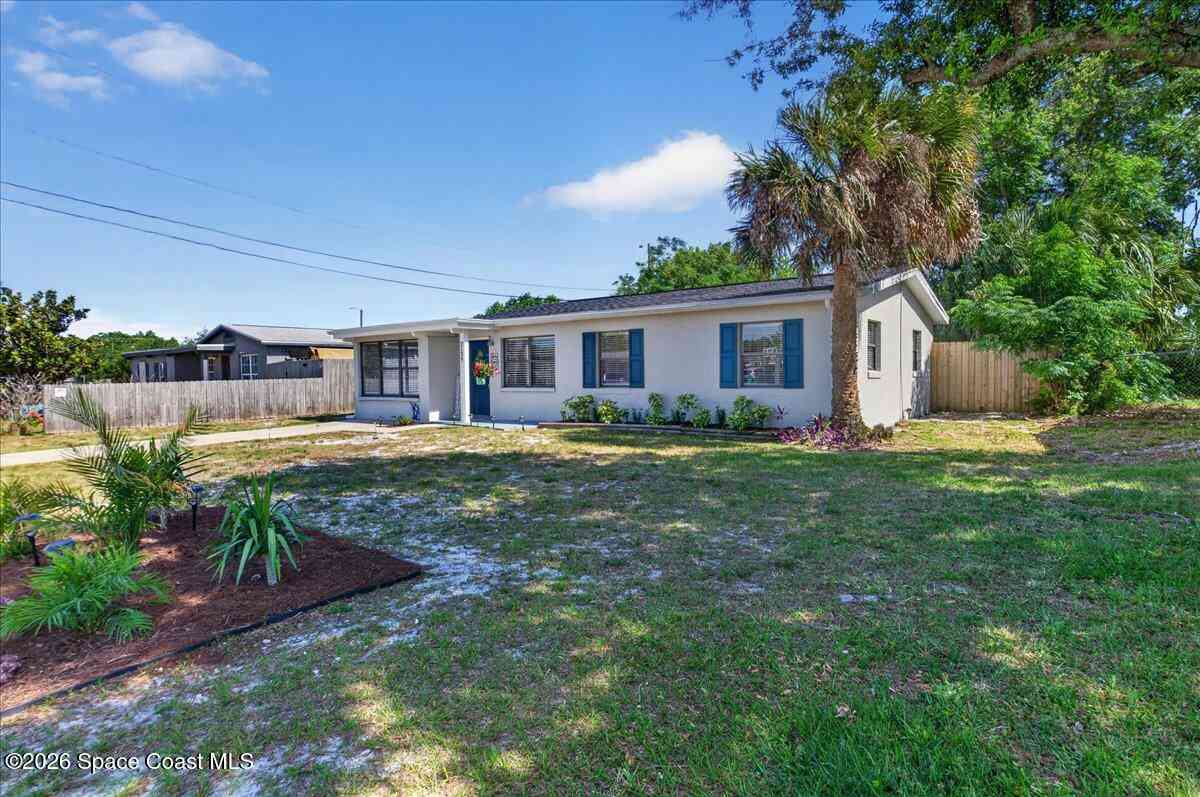 Homes For Sale - 2139 Smathers Circle<br/> Melbourne, FL 32935