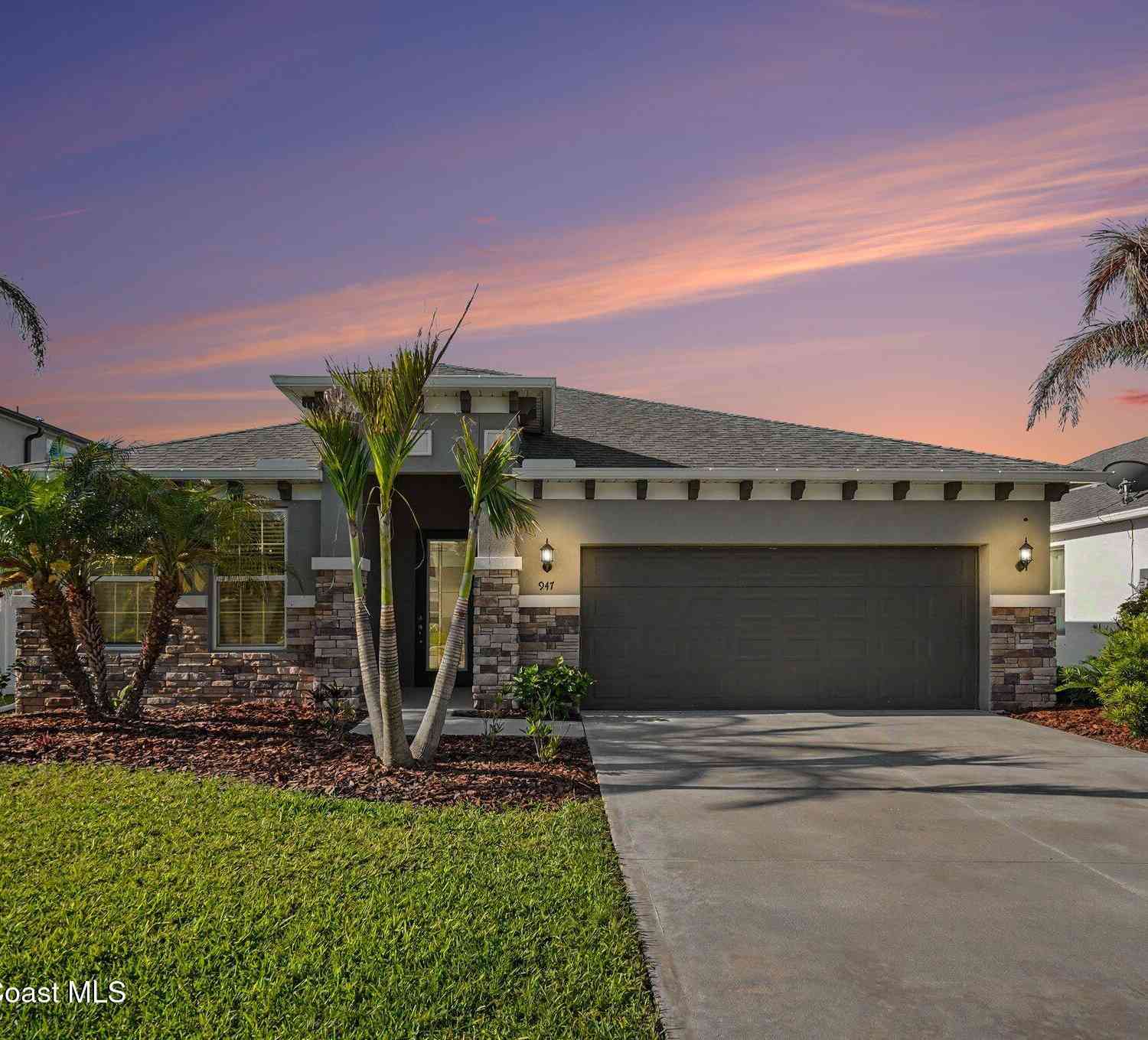 Homes For Sale - 947 Corbin Circle<br/> Palm Bay, FL 32908