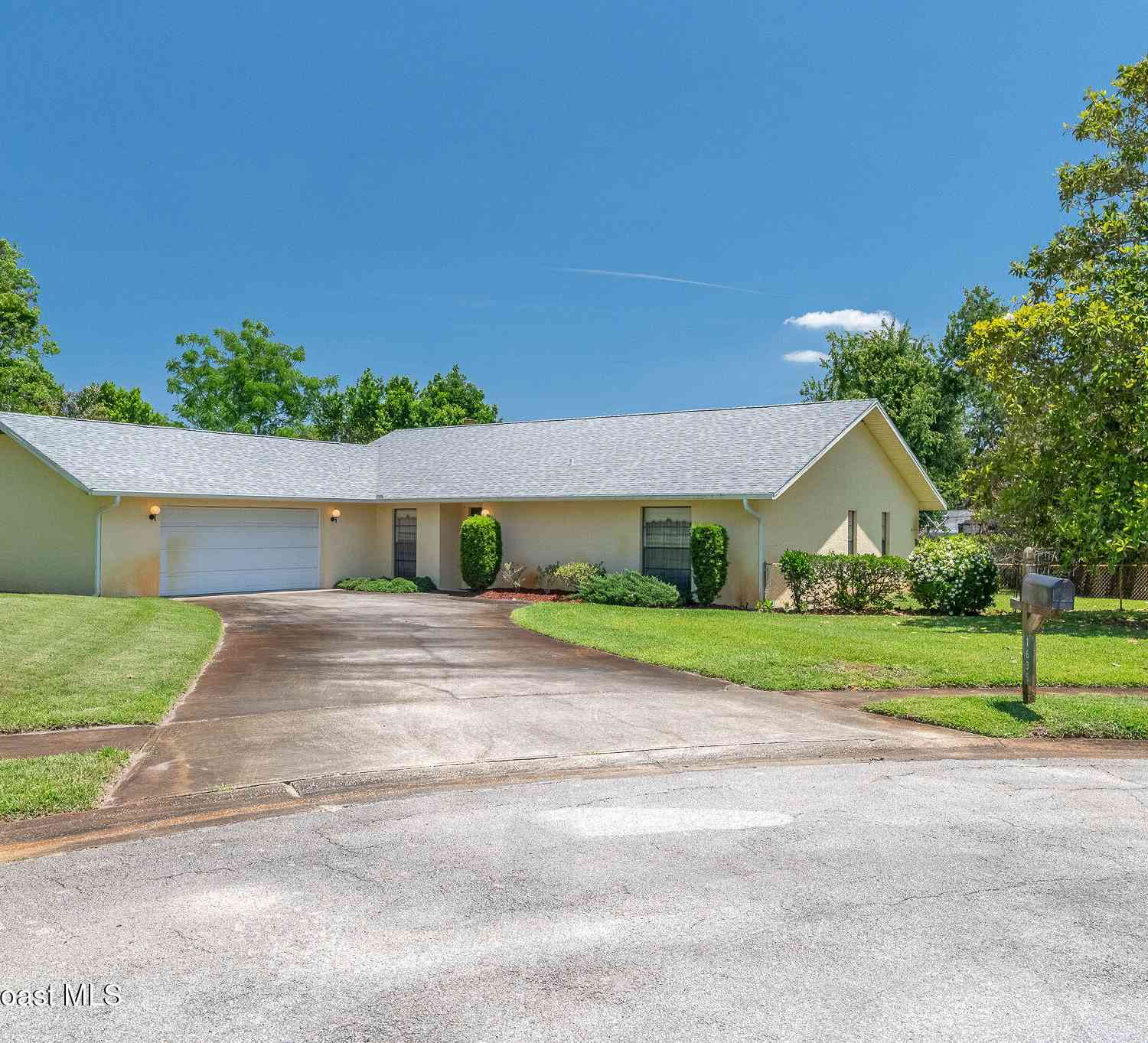 Homes For Sale - 1635 Candle Court<br/> Titusville, FL 32796
