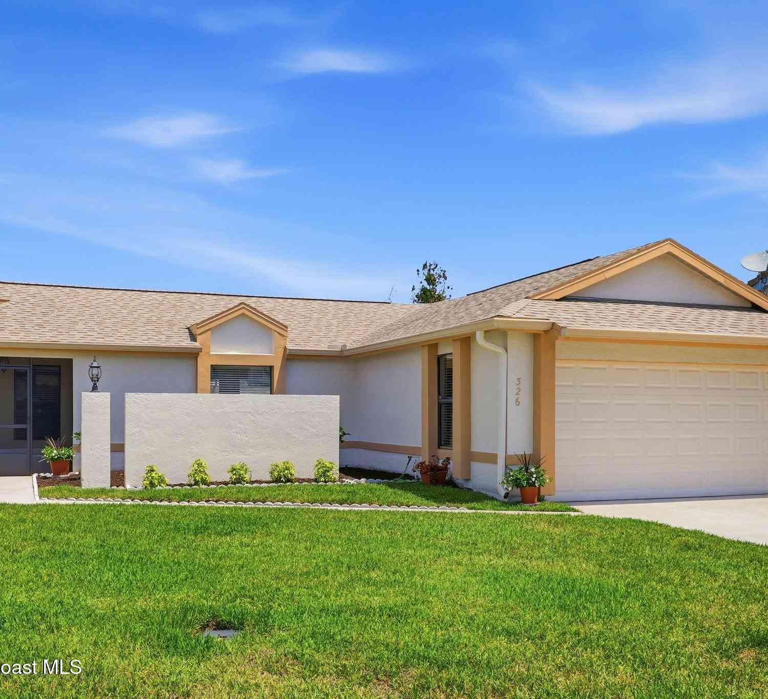 Homes For Sale - 326 Pine Ridge Lane<br/> Melbourne, FL 32940