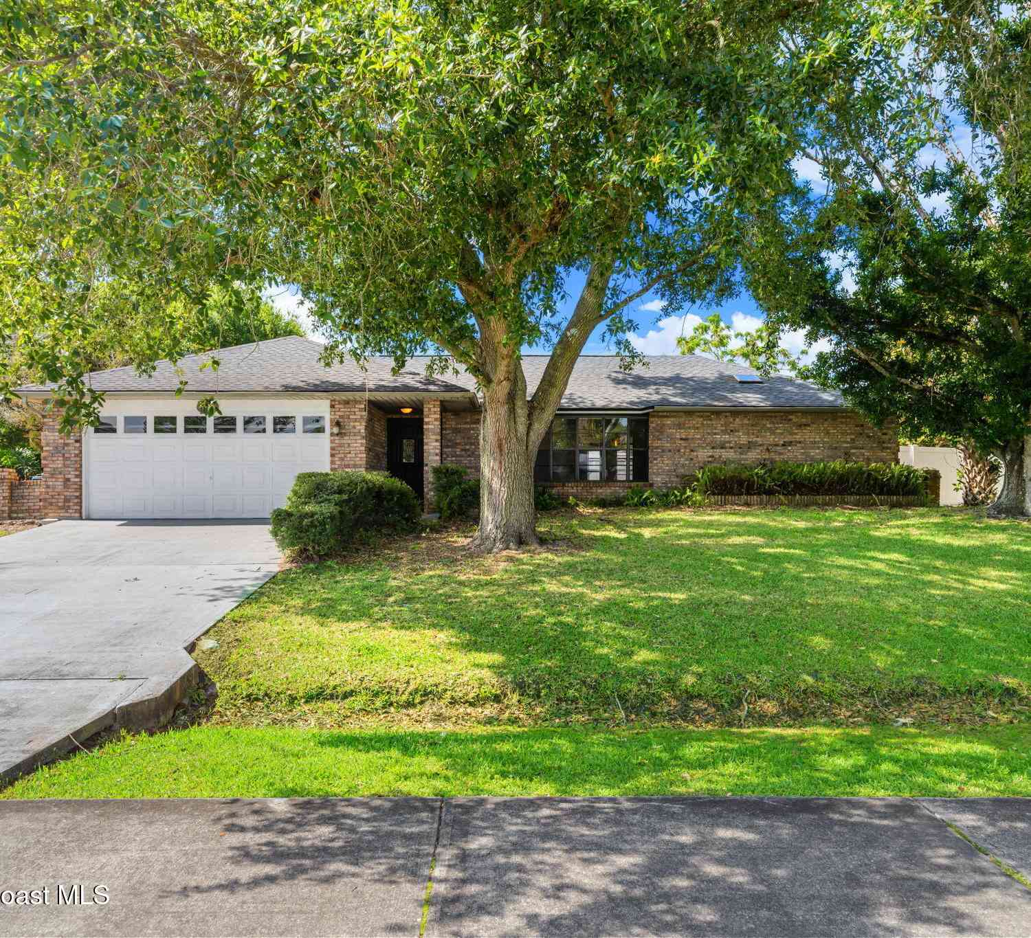 Homes For Sale - 828 Emerson Drive<br/> Palm Bay, FL 32907
